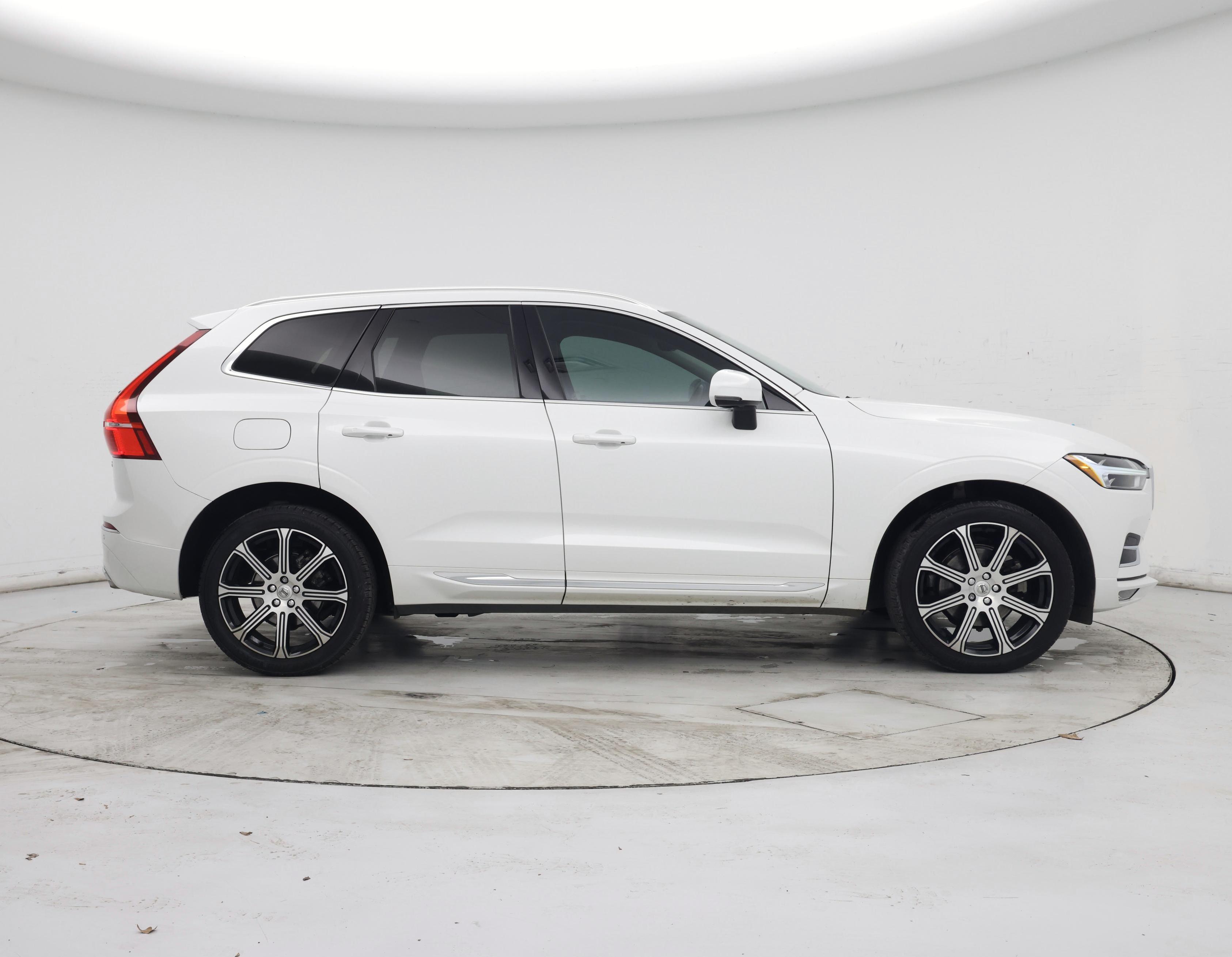 Thumbnail: 2021 Volvo XC60 - 7