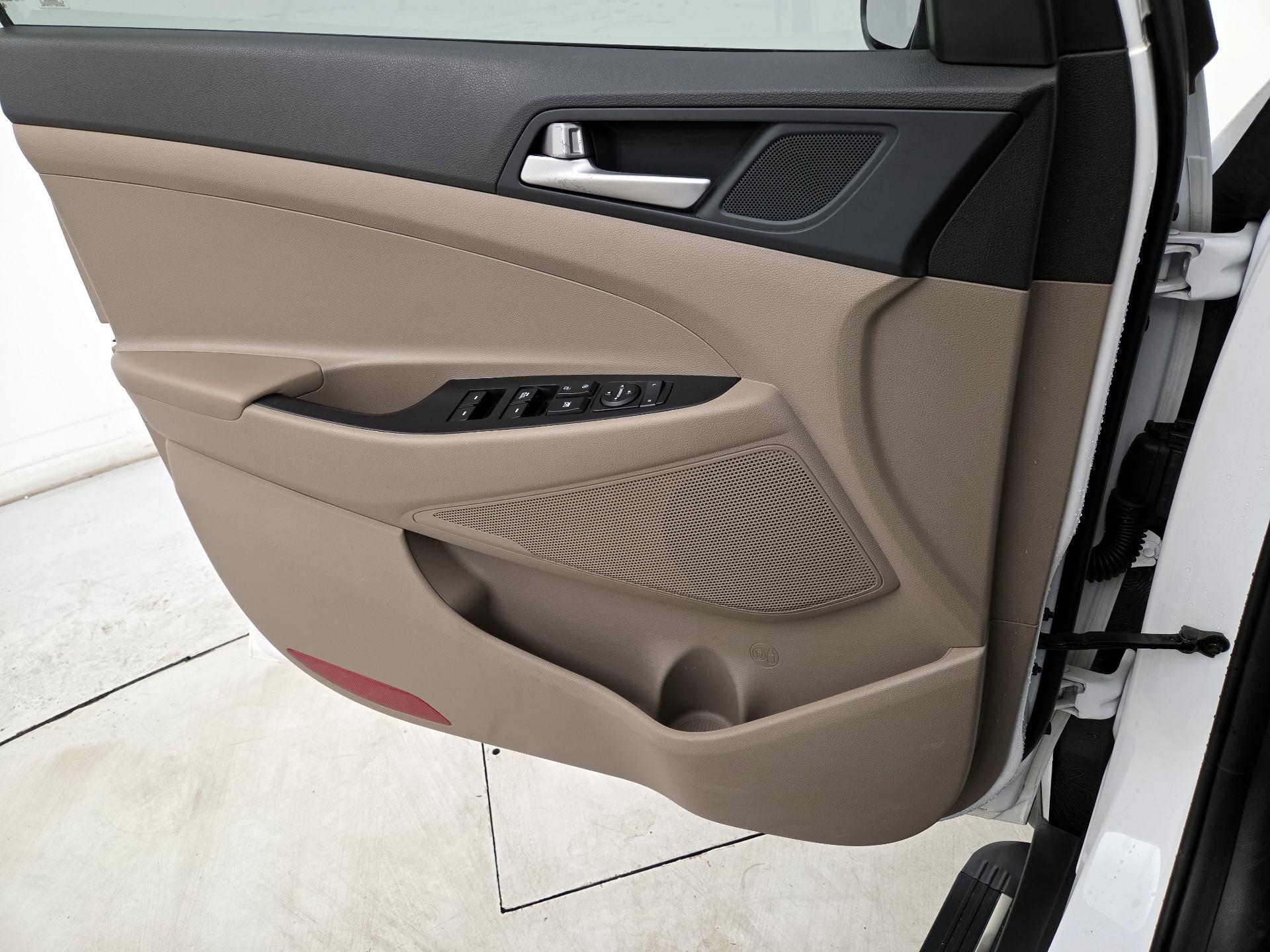 Thumbnail: 2021 Hyundai Tucson - 12