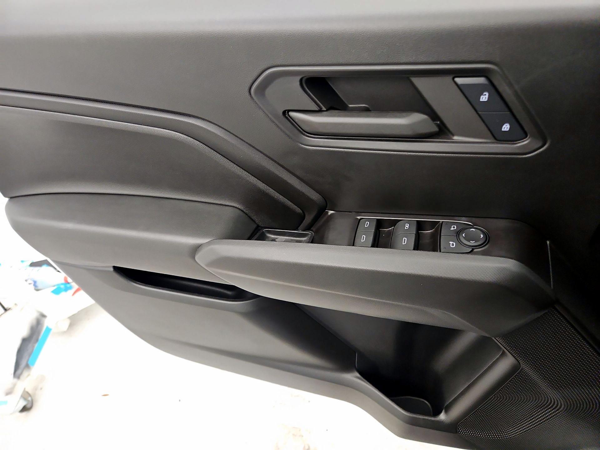 Thumbnail: 2024 Chevrolet Colorado - 12