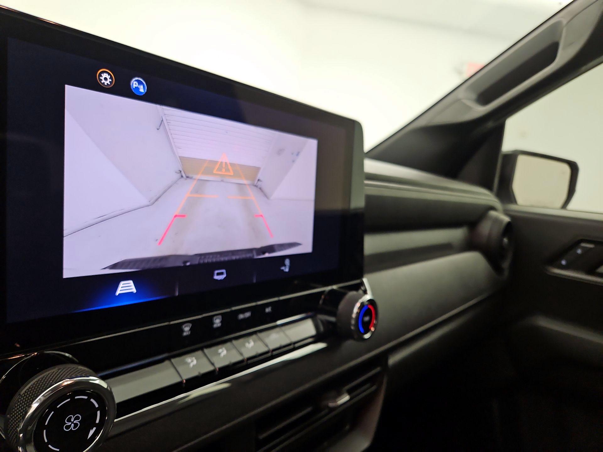 Thumbnail: 2024 Chevrolet Colorado - 13