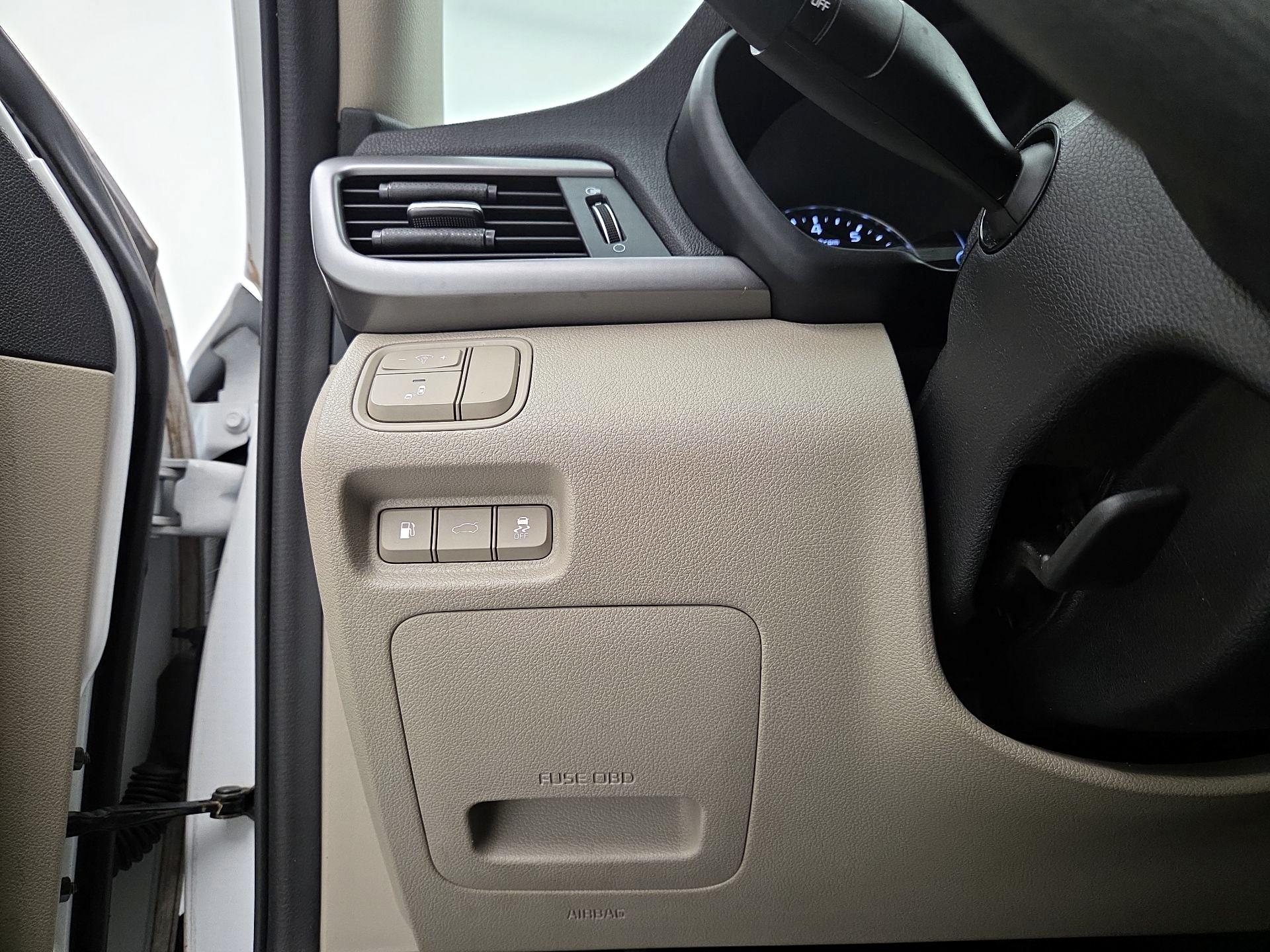 Thumbnail: 2018 Kia Optima - 13