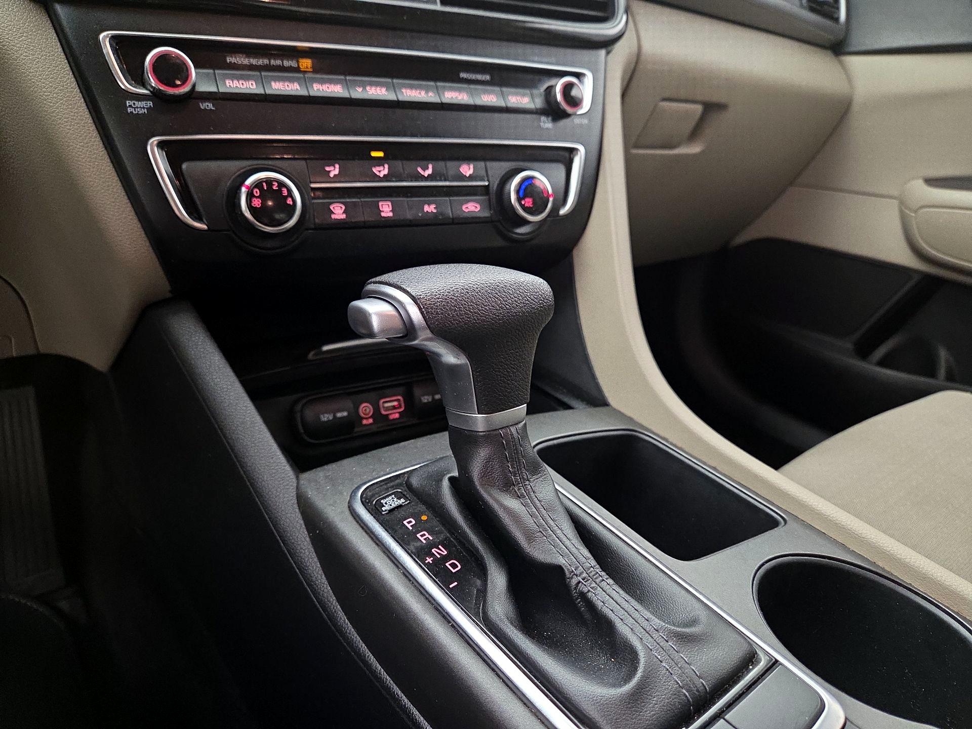 Thumbnail: 2018 Kia Optima - 17