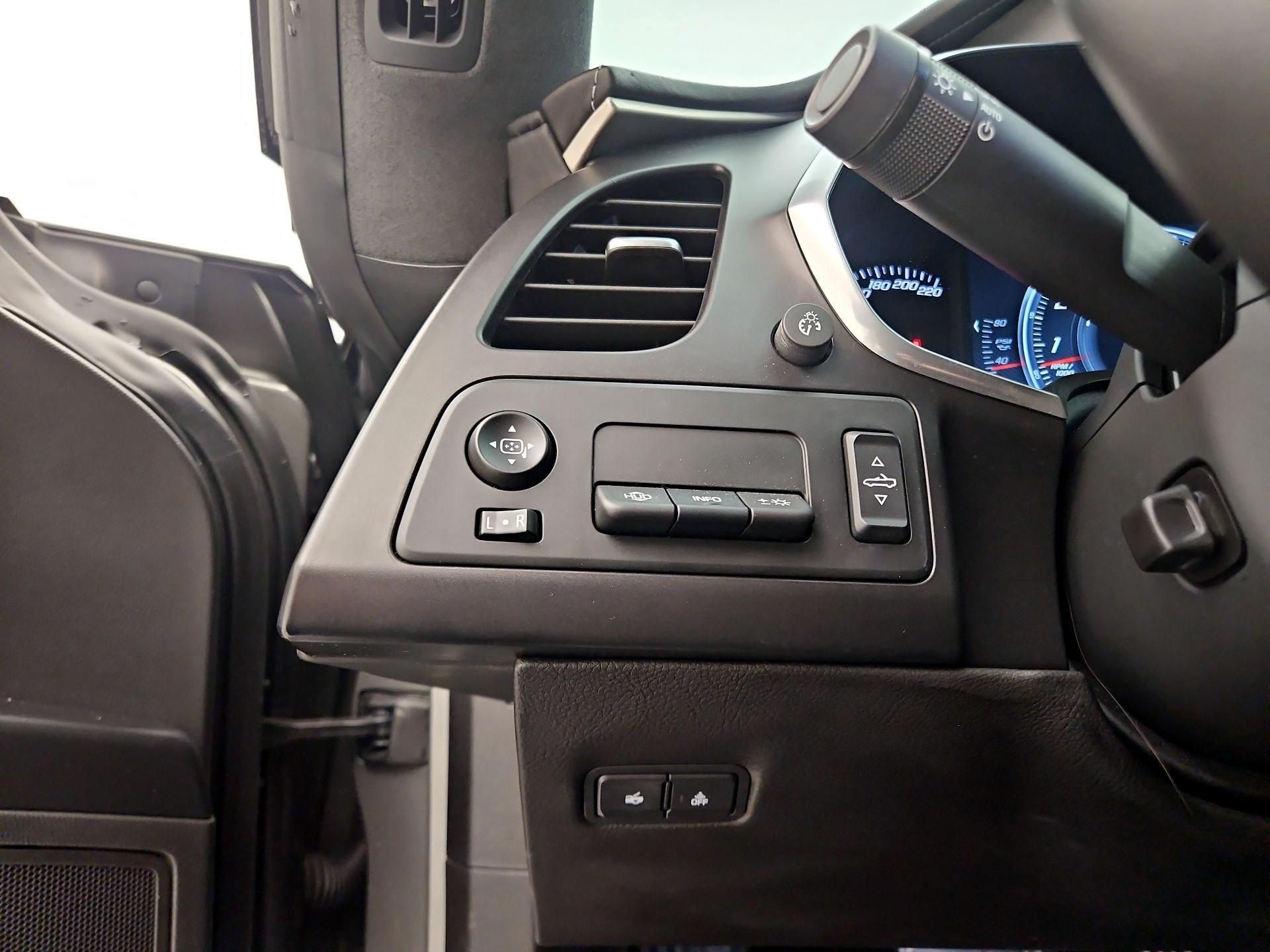 Thumbnail: 2015 Chevrolet Corvette - 13