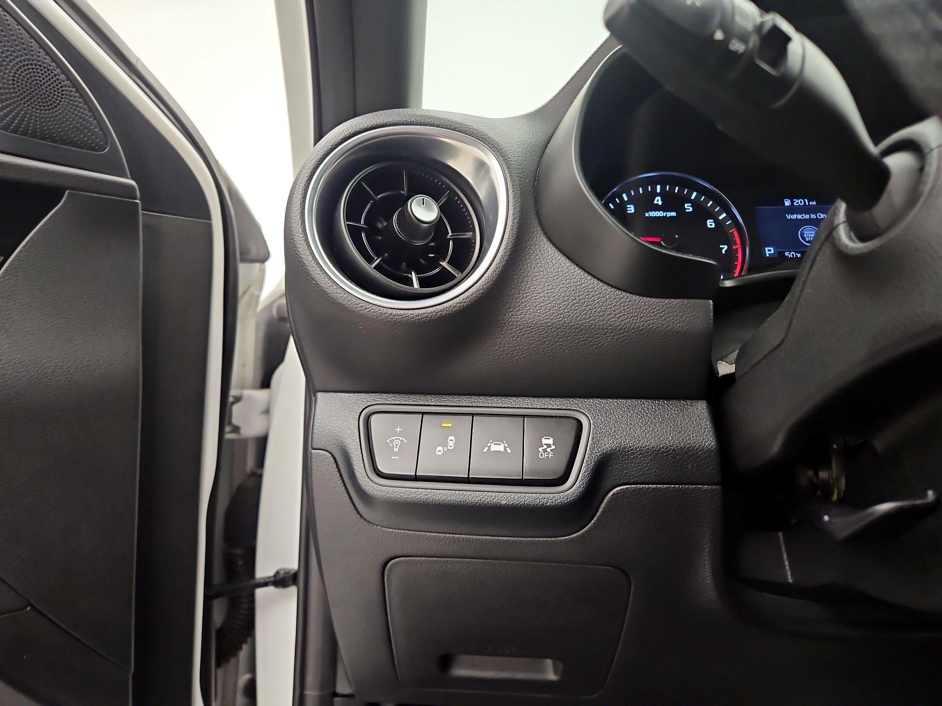 Thumbnail: 2021 Kia Forte - 13