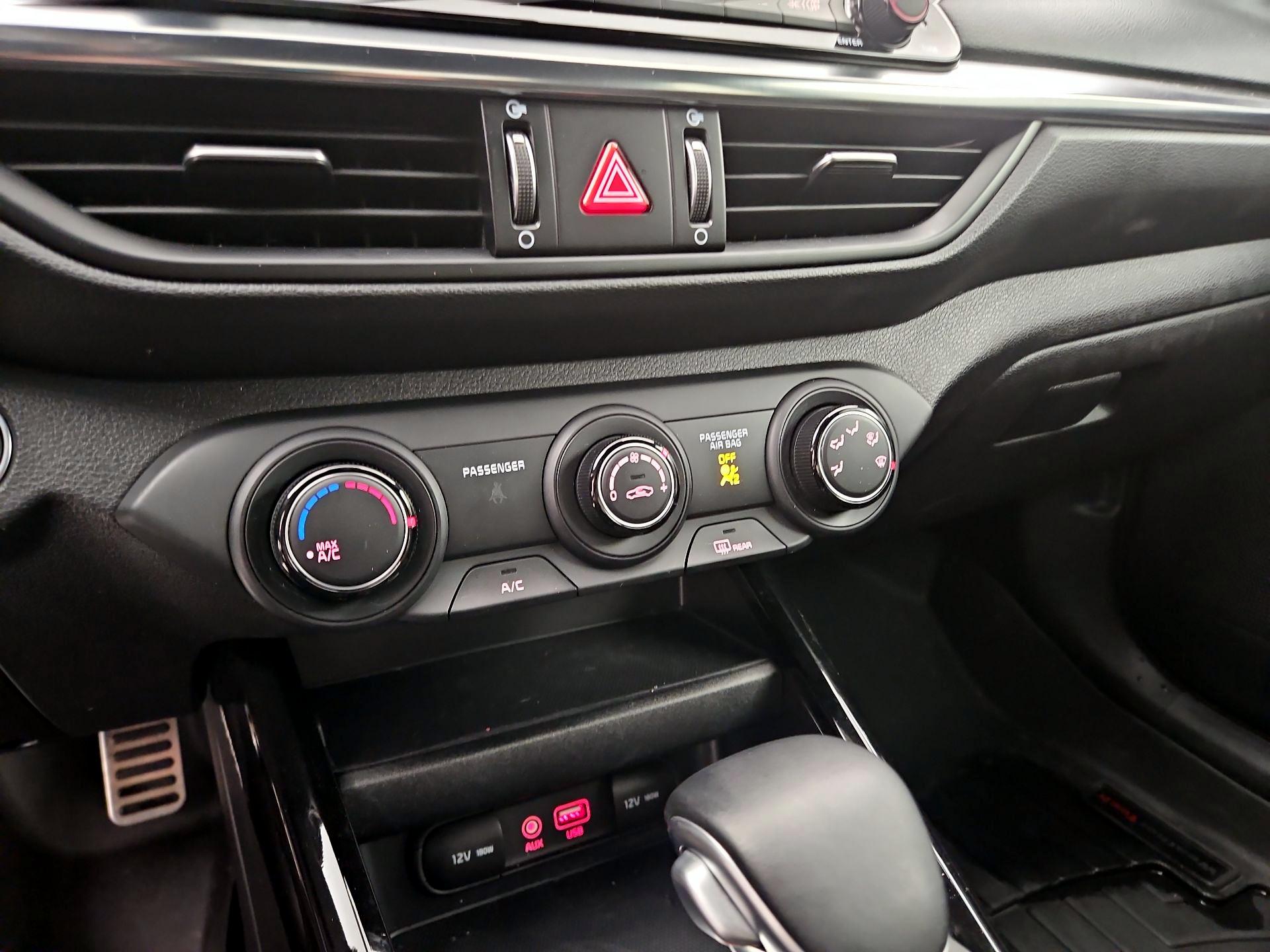 Thumbnail: 2021 Kia Forte - 16