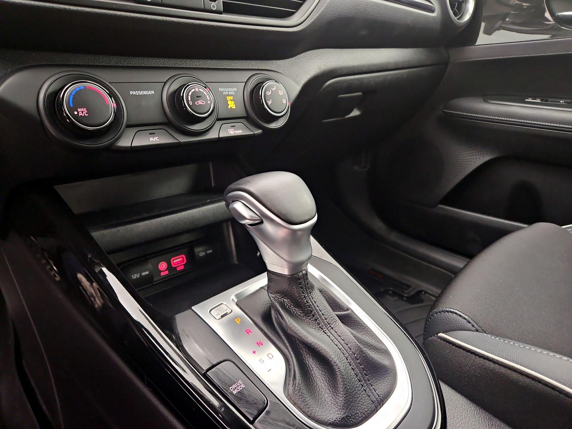 Thumbnail: 2021 Kia Forte - 17