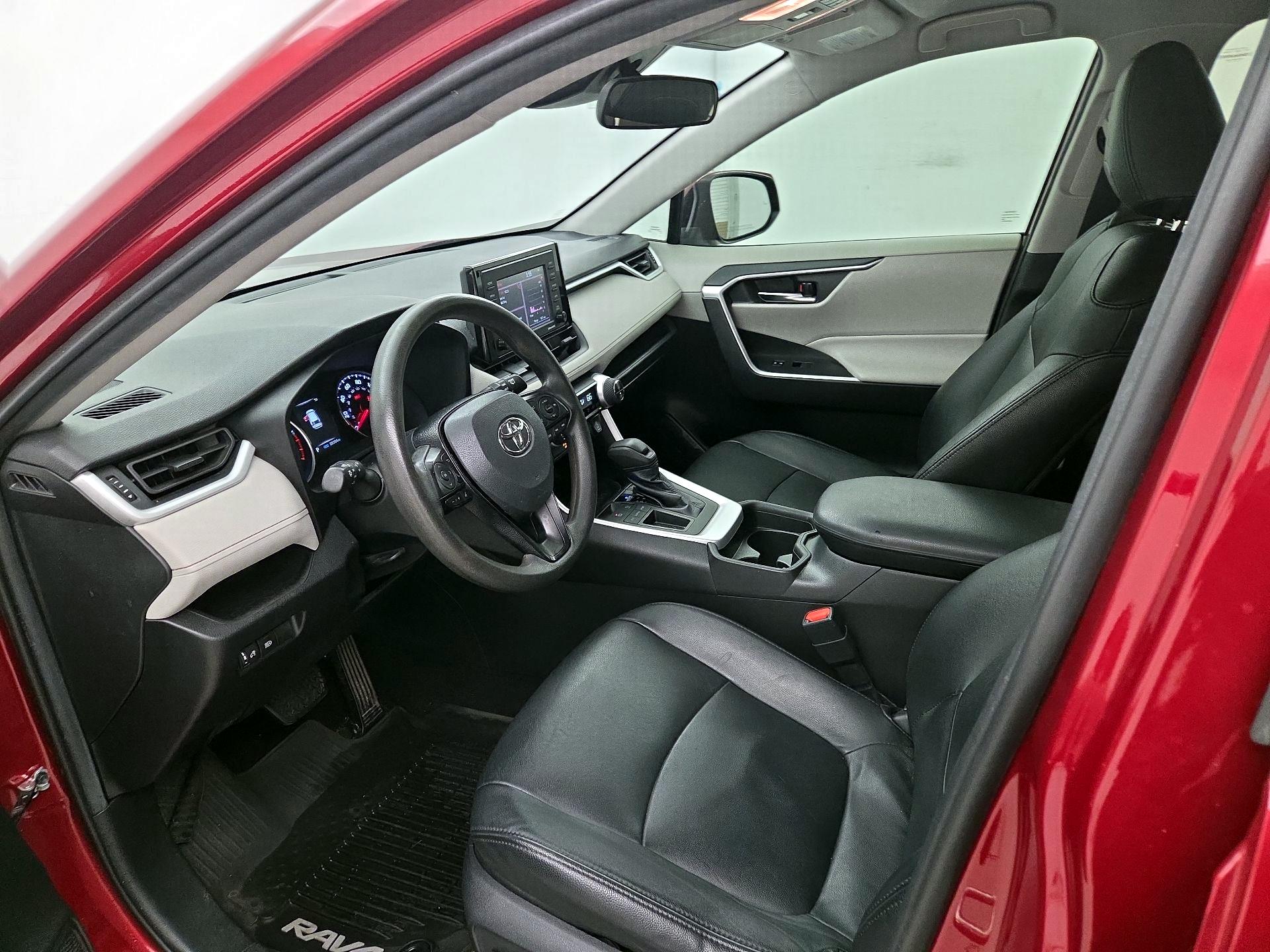 Thumbnail: 2020 Toyota RAV4 - 11