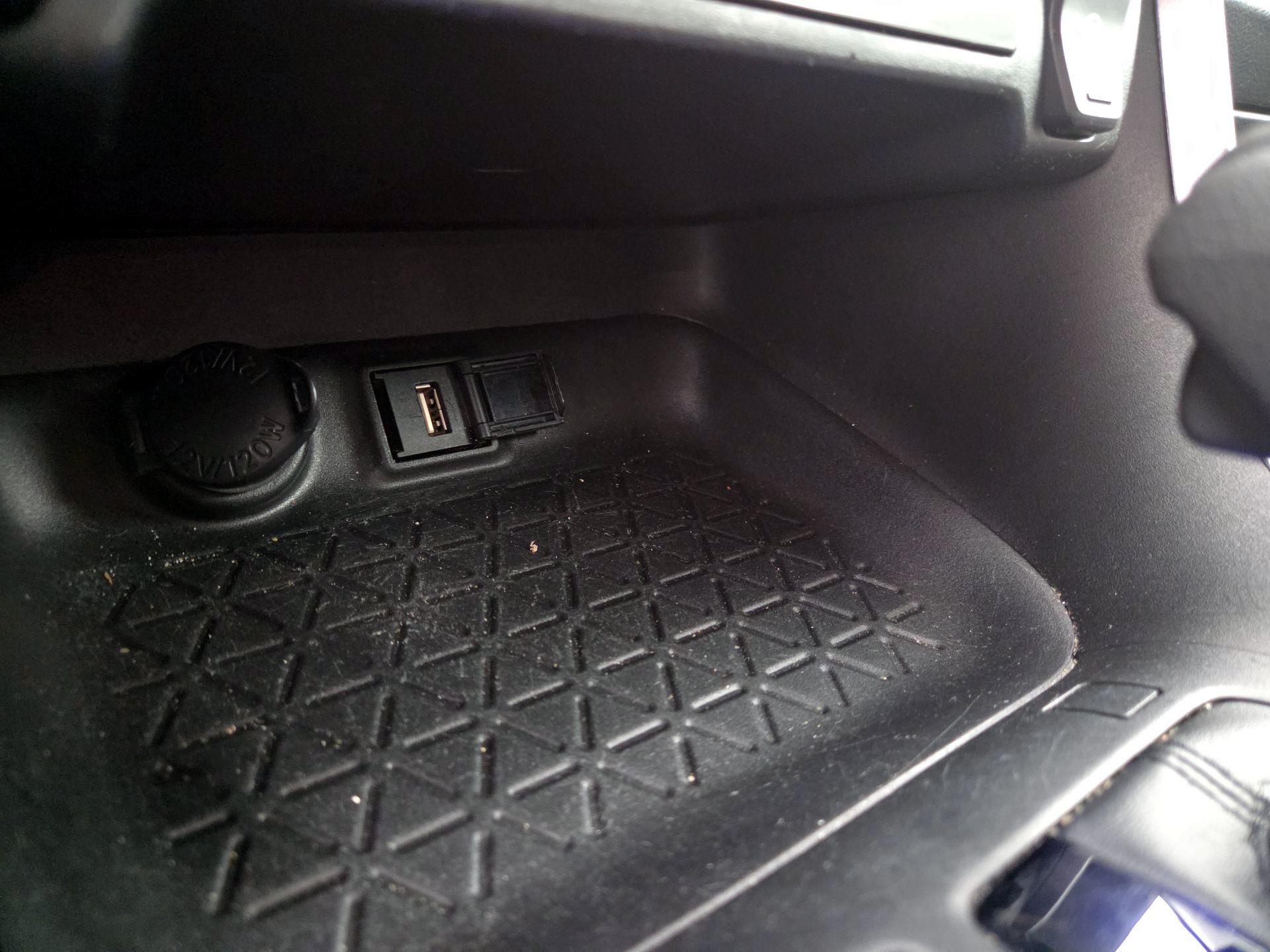 Thumbnail: 2020 Toyota RAV4 - 18