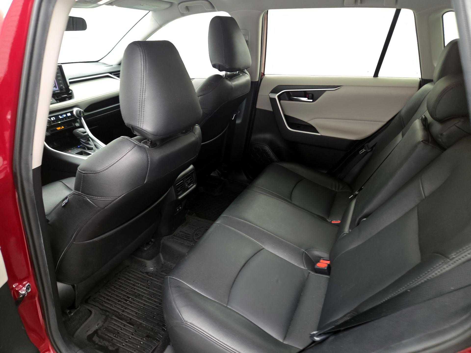 Thumbnail: 2020 Toyota RAV4 - 19