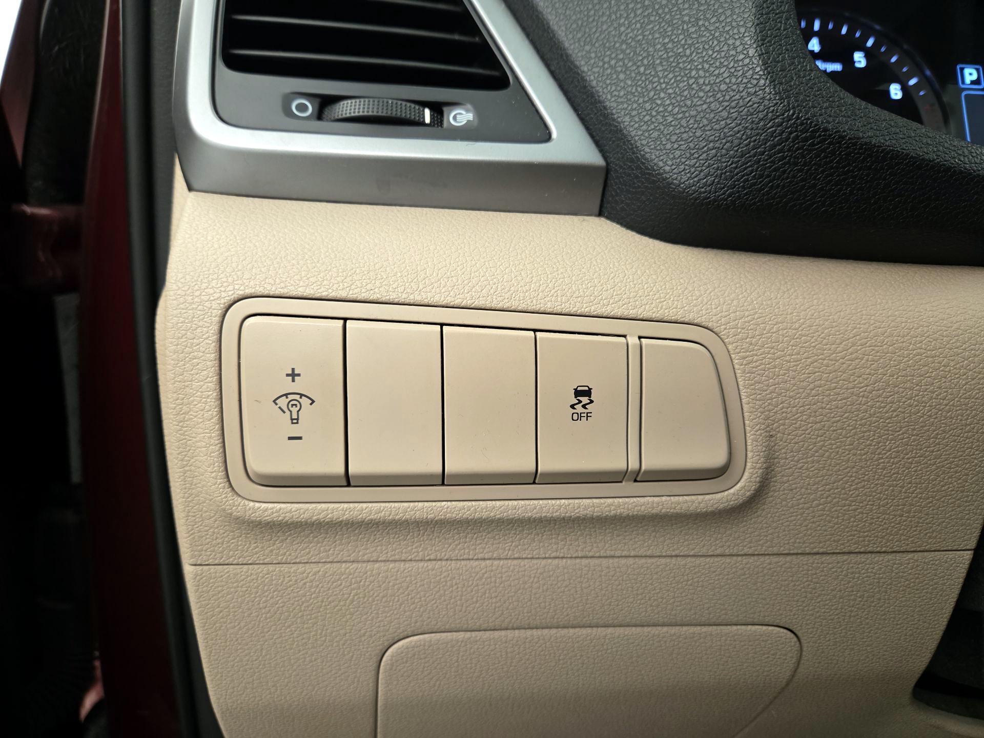 Thumbnail: 2018 Hyundai Tucson - 13