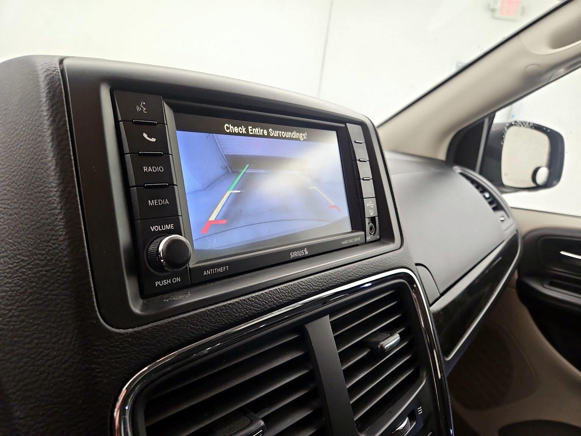 Thumbnail: 2019 Dodge Grand Caravan - 14