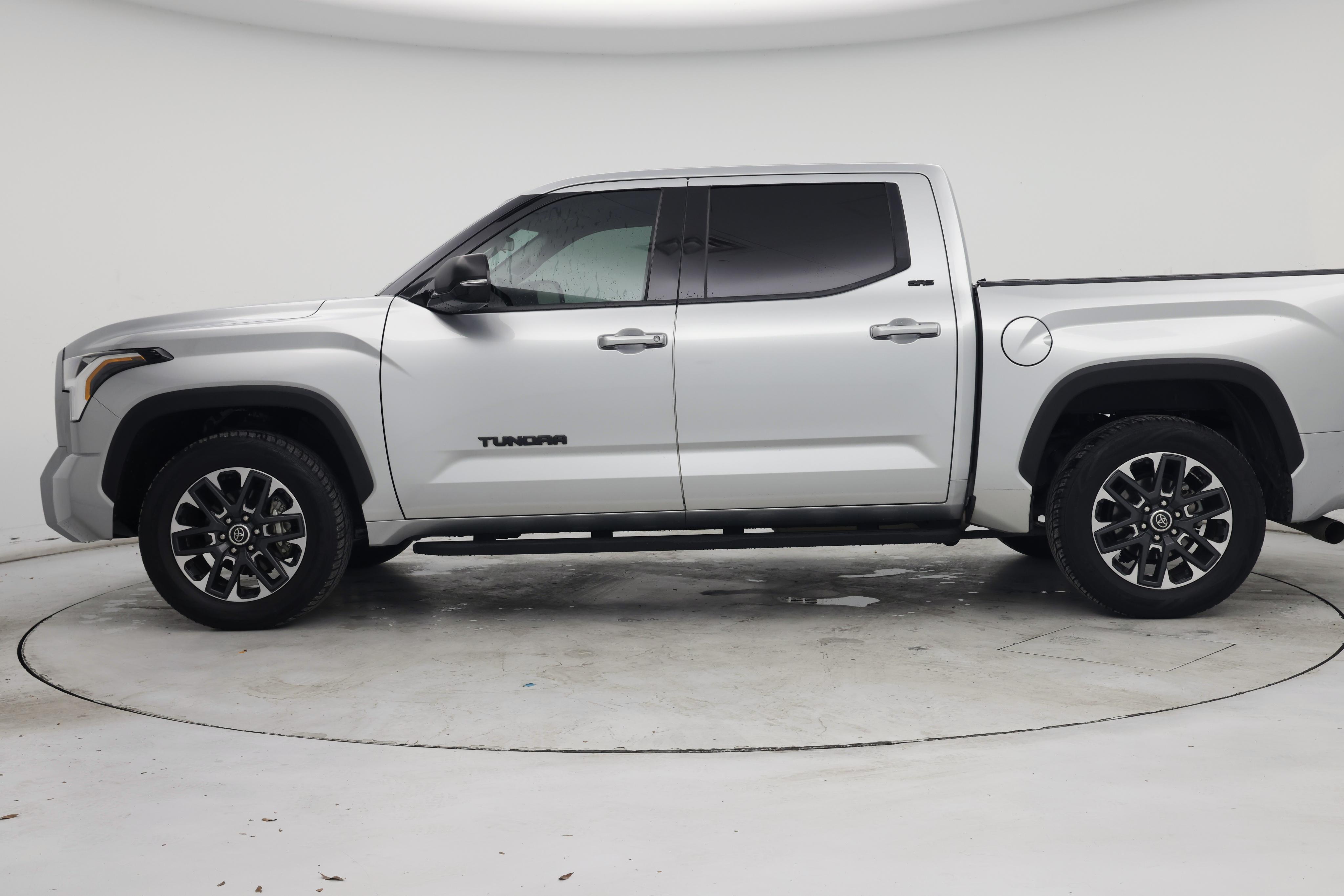 Thumbnail: 2022 Toyota Tundra - 3