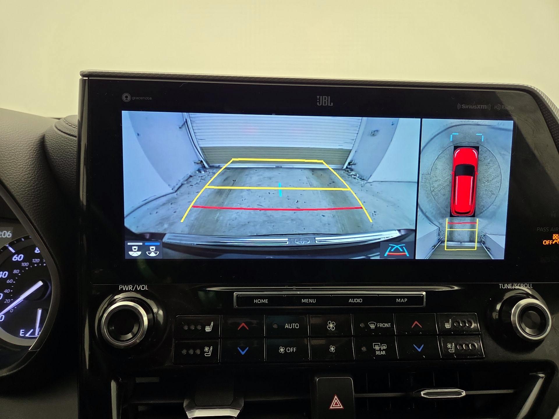 Thumbnail: 2022 Toyota Highlander - 15