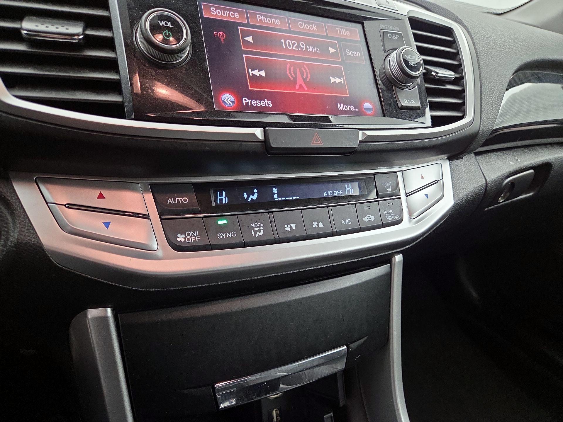 Thumbnail: 2015 Honda Accord - 16