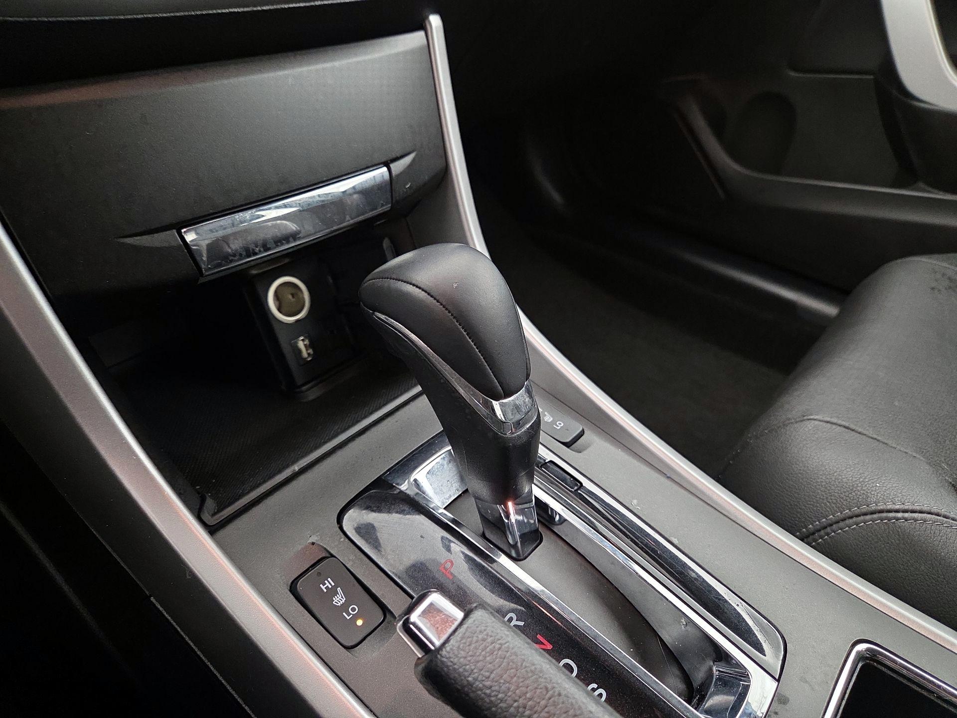 Thumbnail: 2015 Honda Accord - 17