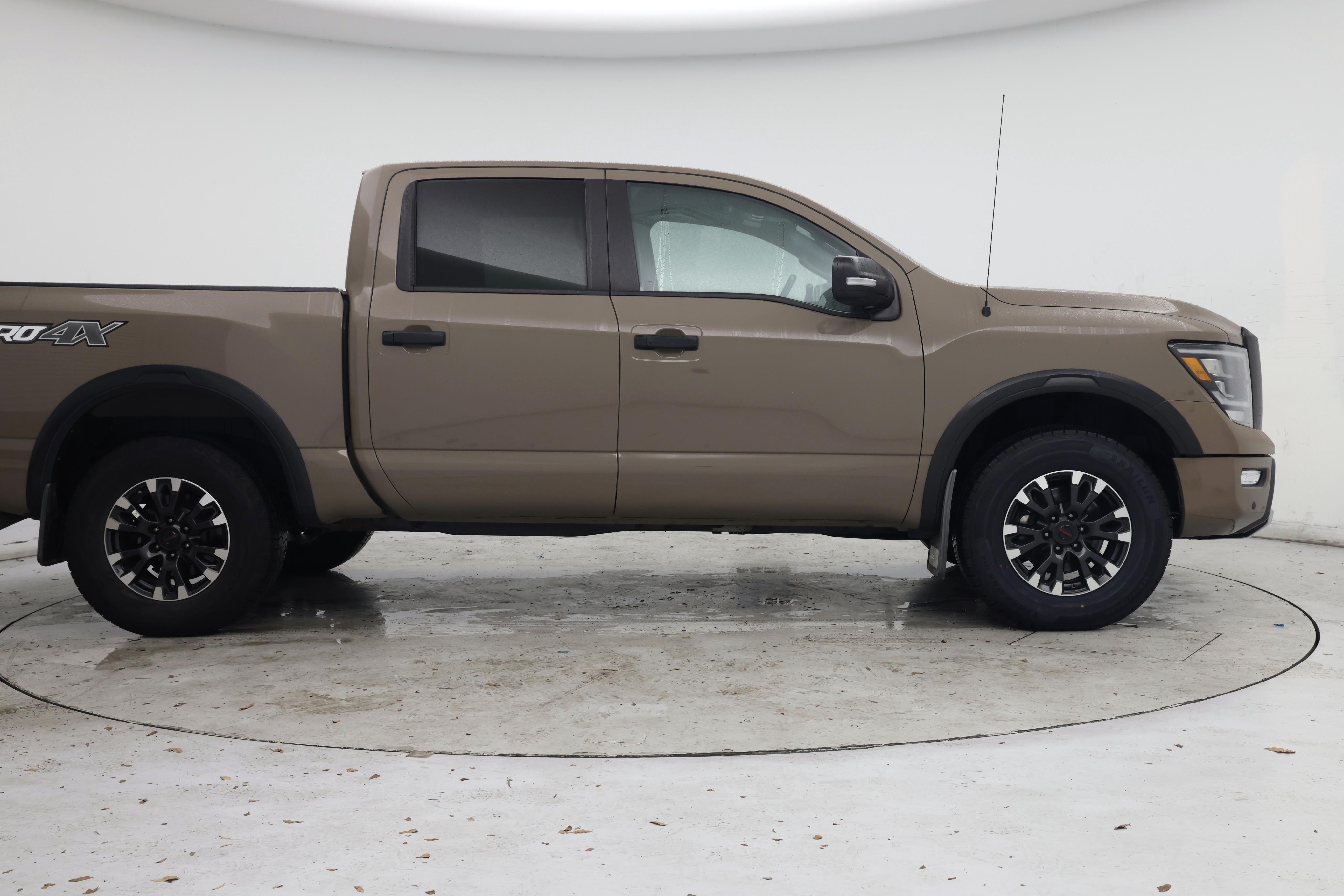 Thumbnail: 2021 Nissan Titan - 7