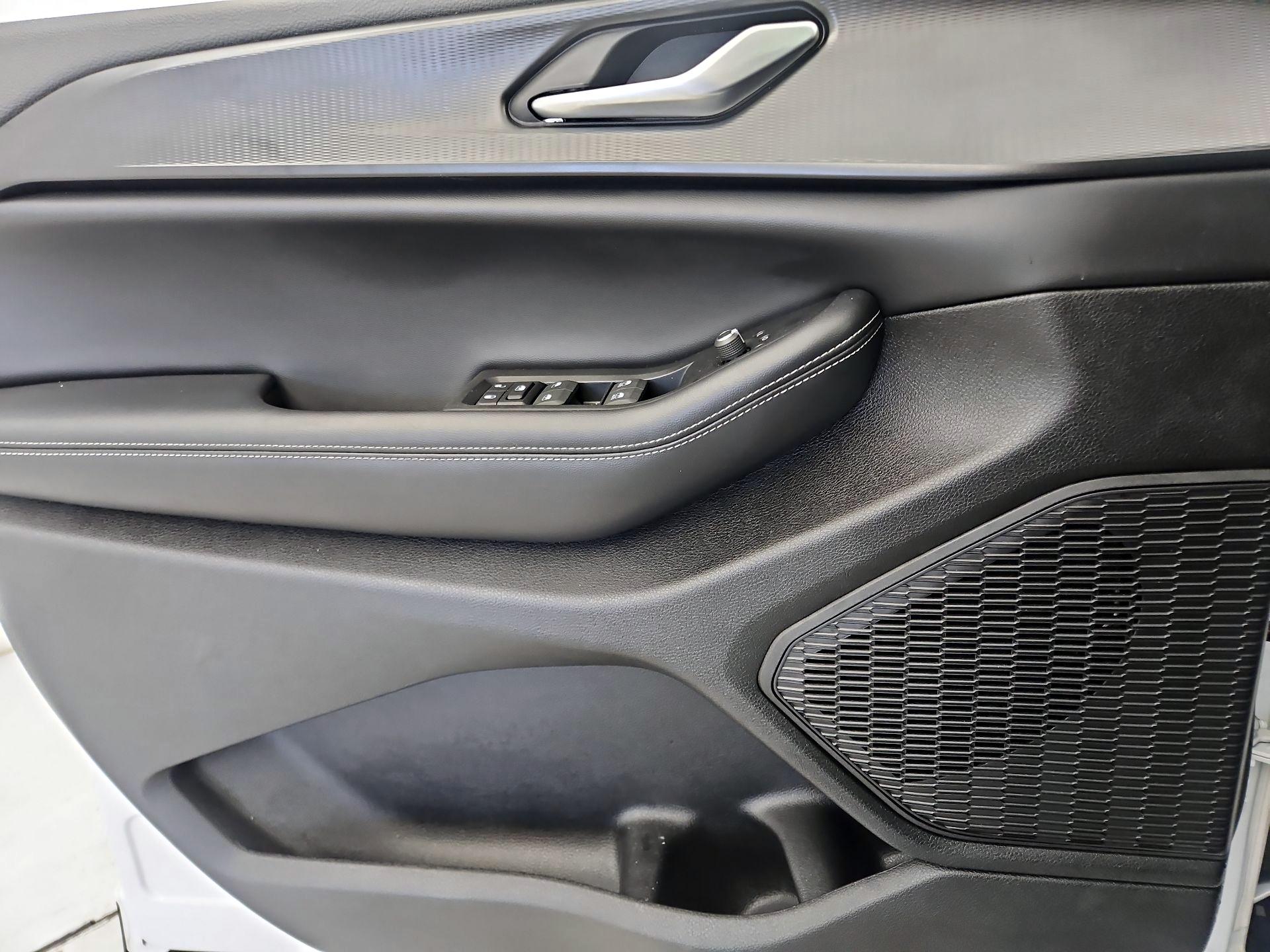 Thumbnail: 2024 Jeep Grand Cherokee L - 12