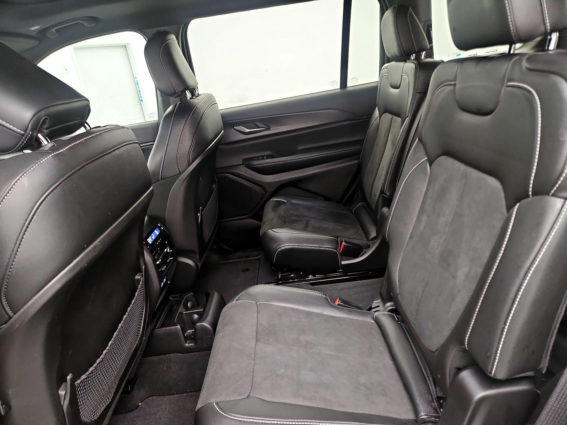 Thumbnail: 2024 Jeep Grand Cherokee L - 20