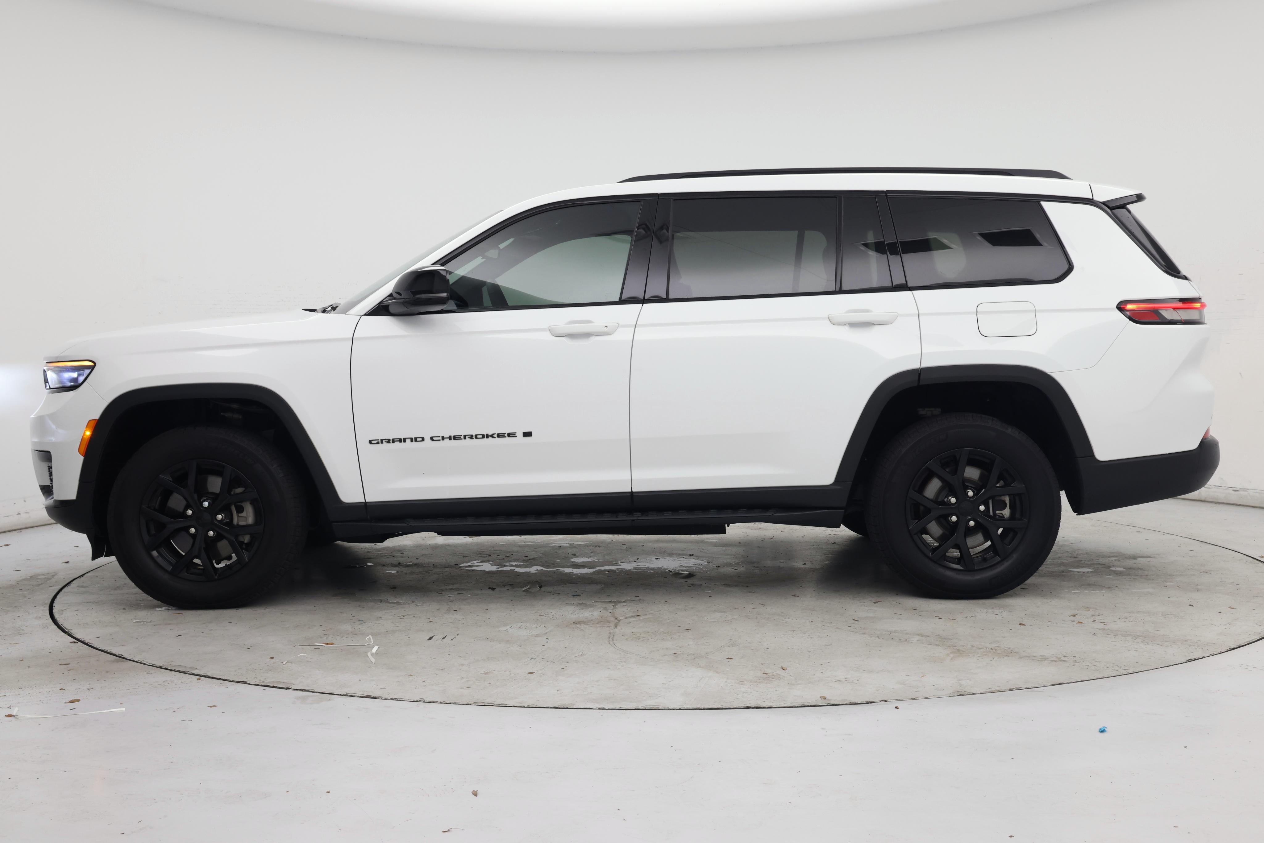 Thumbnail: 2024 Jeep Grand Cherokee L - 3