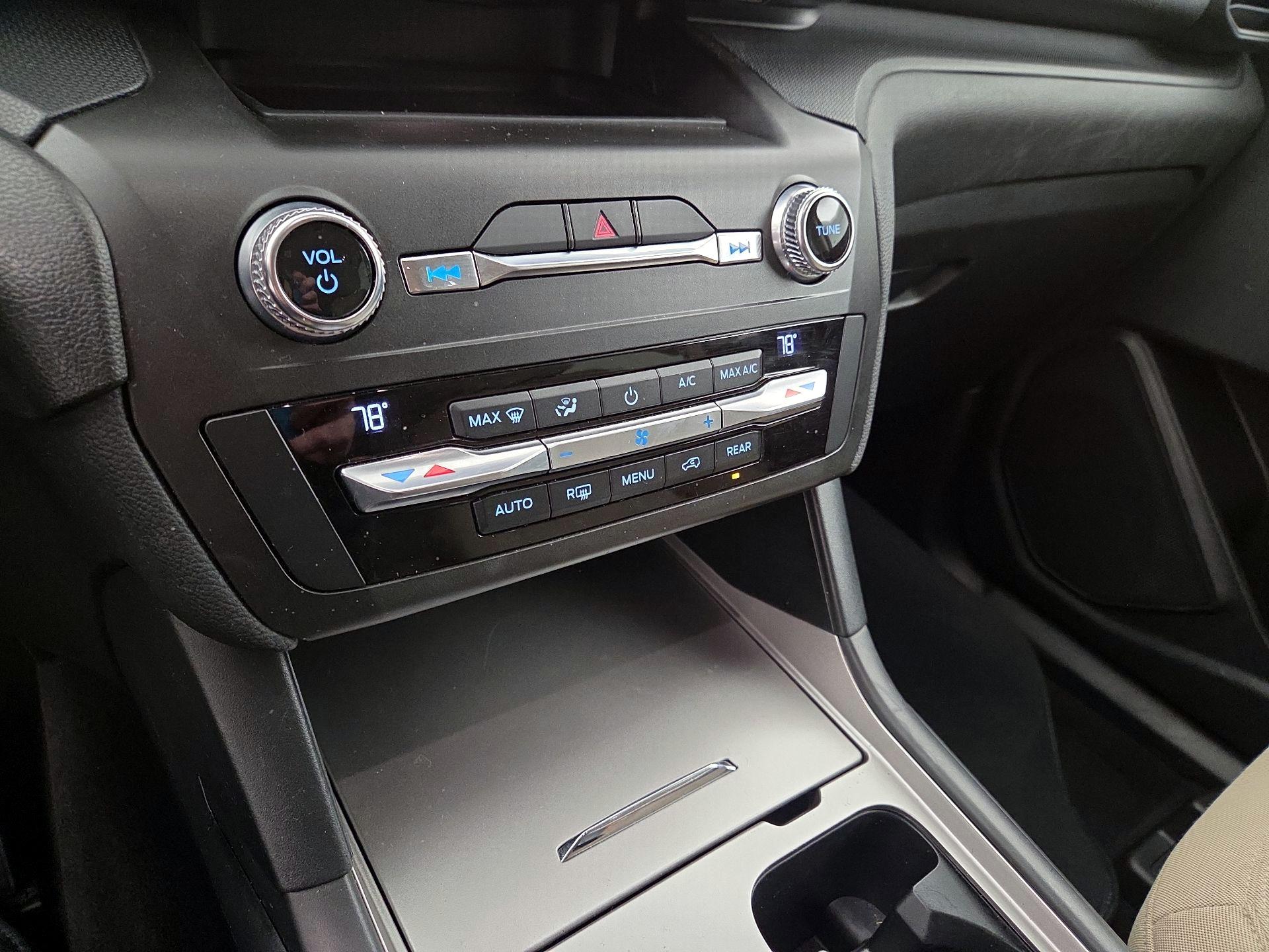 Thumbnail: 2020 Ford Explorer - 16