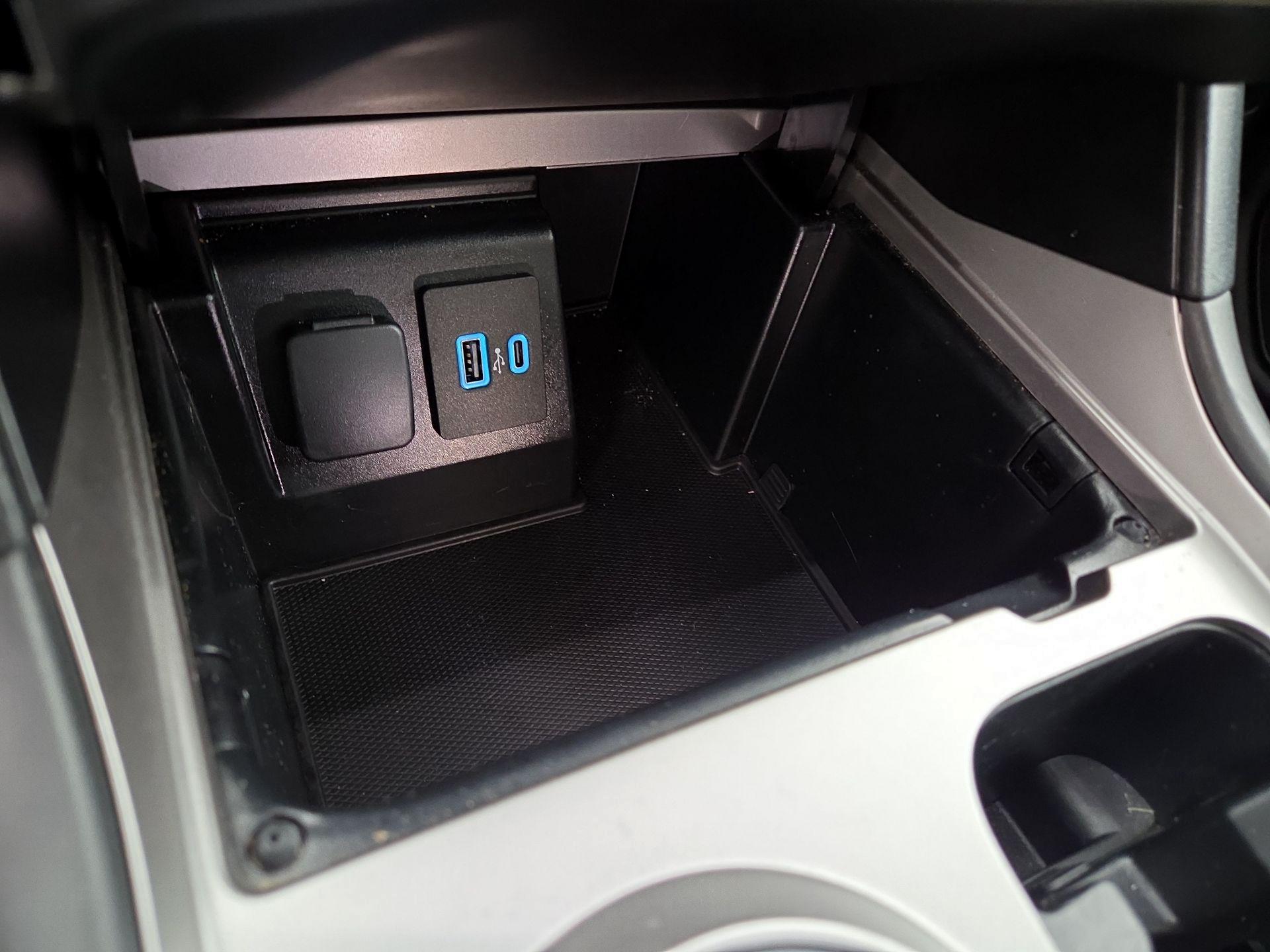 Thumbnail: 2020 Ford Explorer - 18