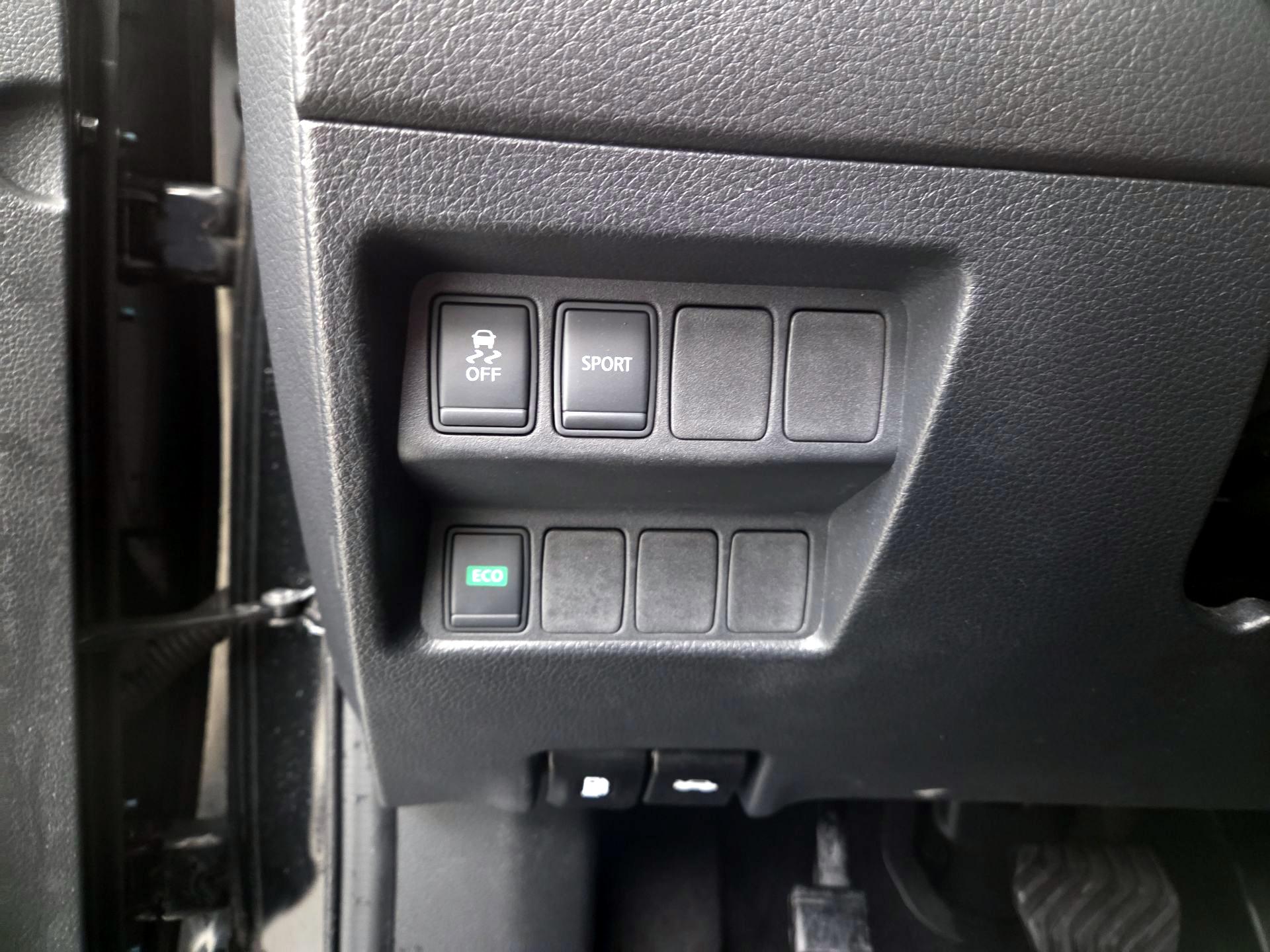 Thumbnail: 2015 Nissan Rogue - 13