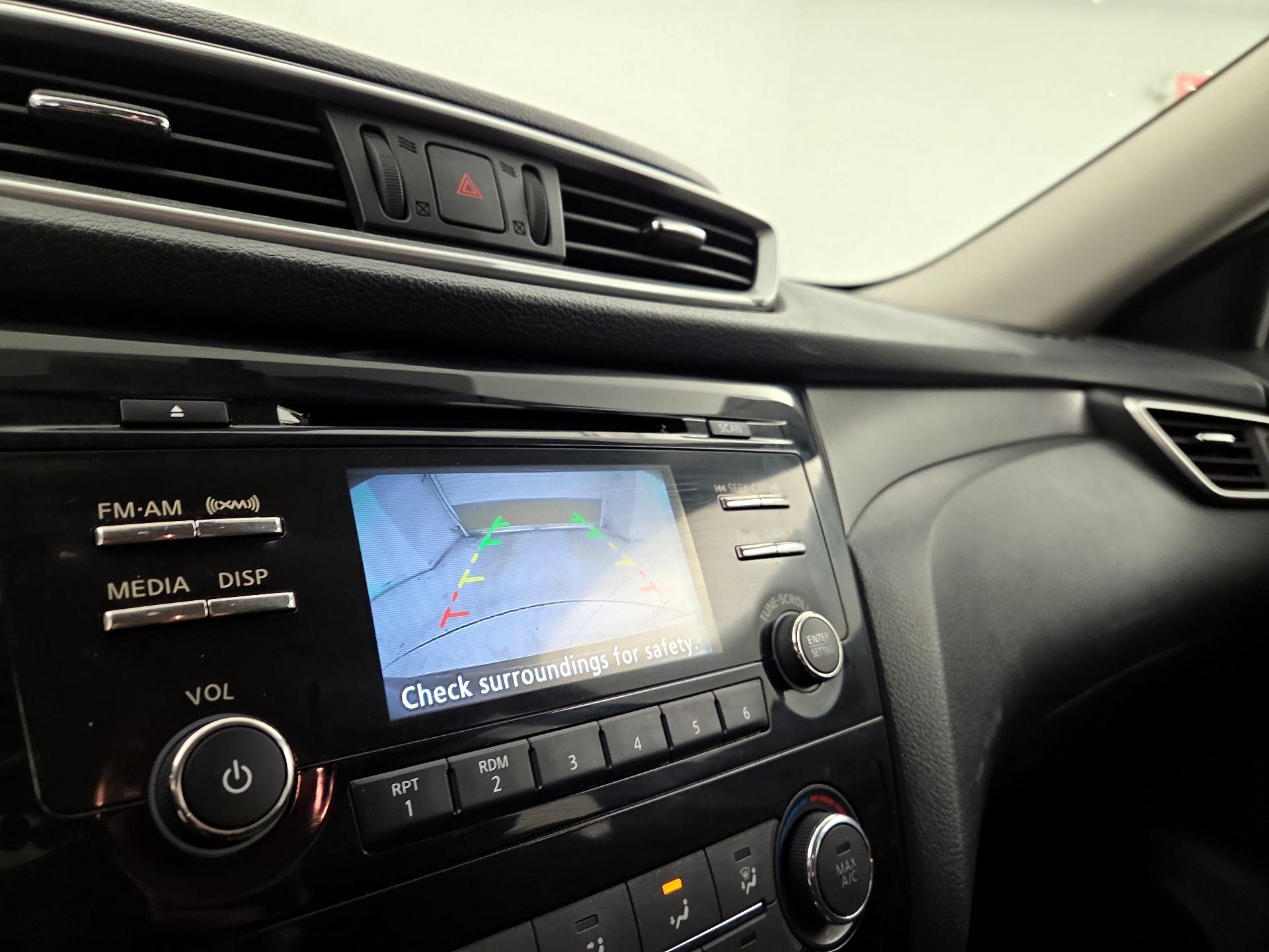 Thumbnail: 2015 Nissan Rogue - 14