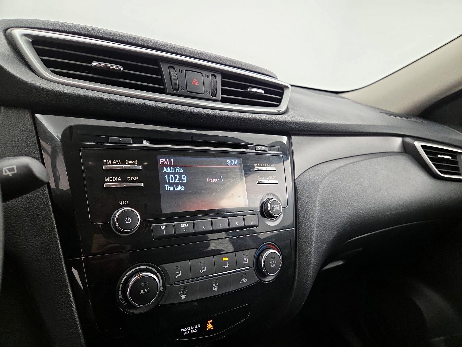 Thumbnail: 2015 Nissan Rogue - 15