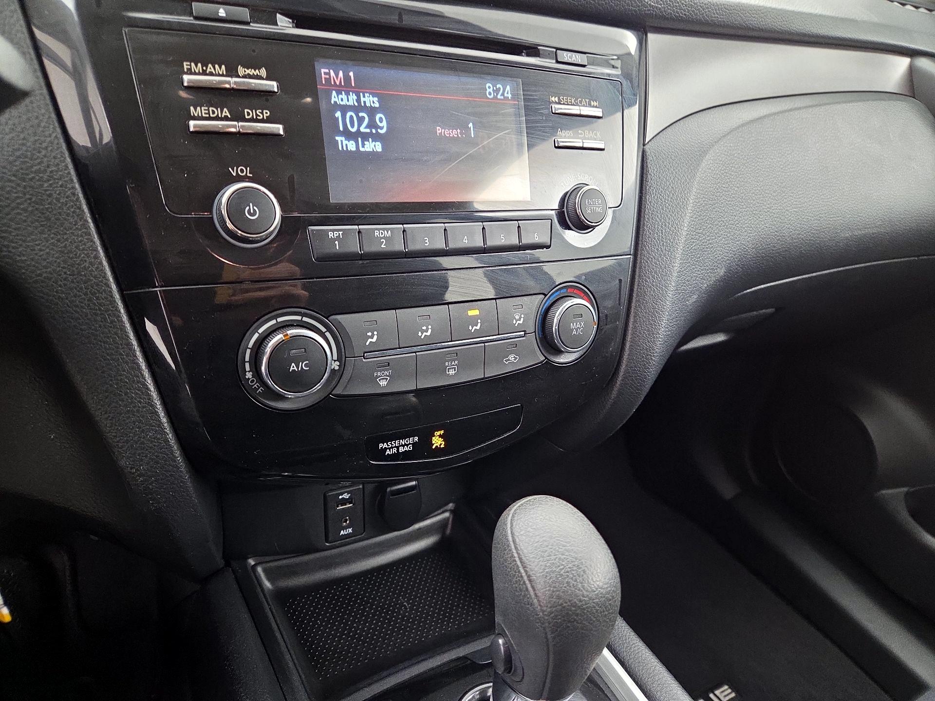 Thumbnail: 2015 Nissan Rogue - 16