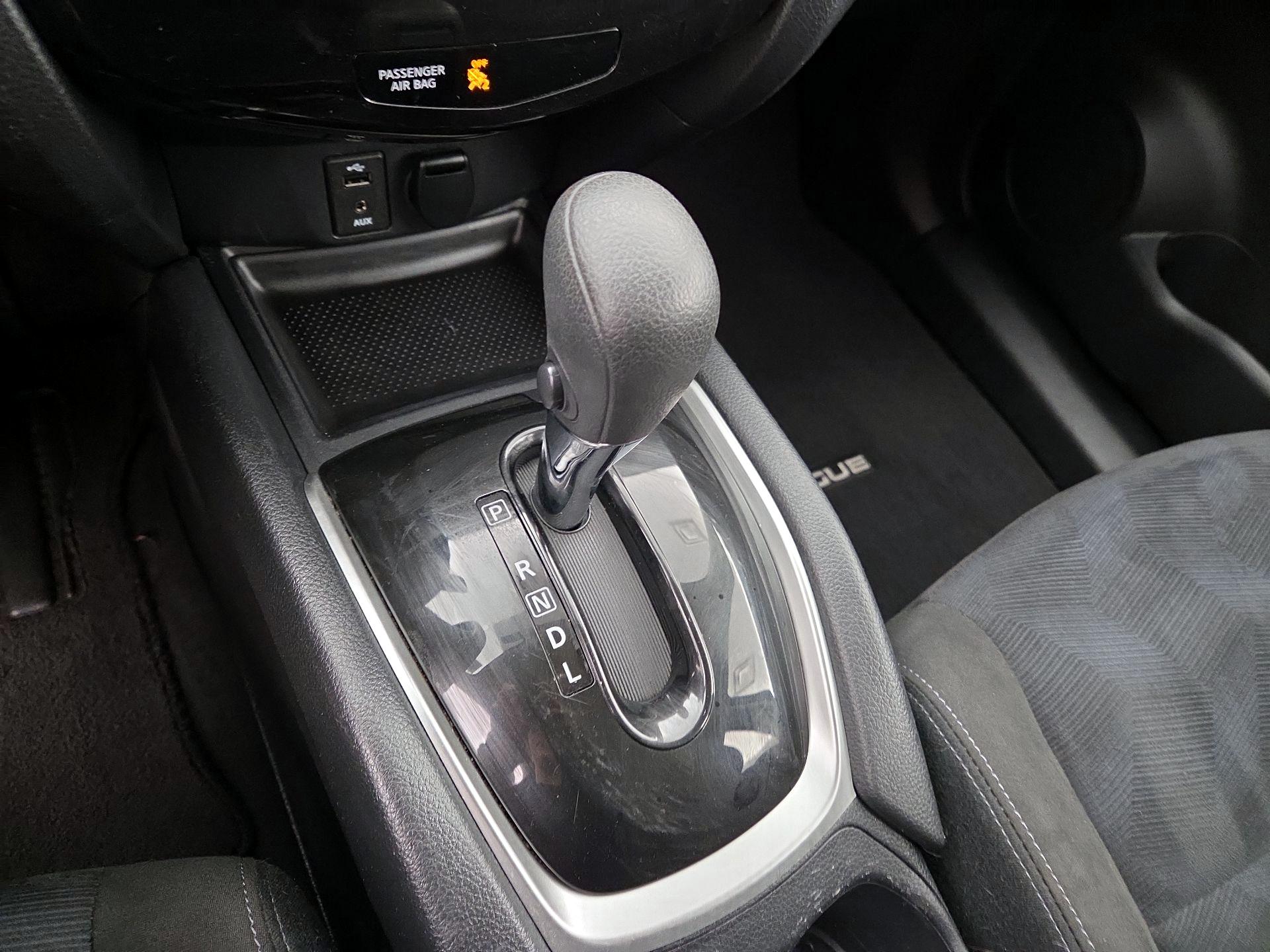 Thumbnail: 2015 Nissan Rogue - 17