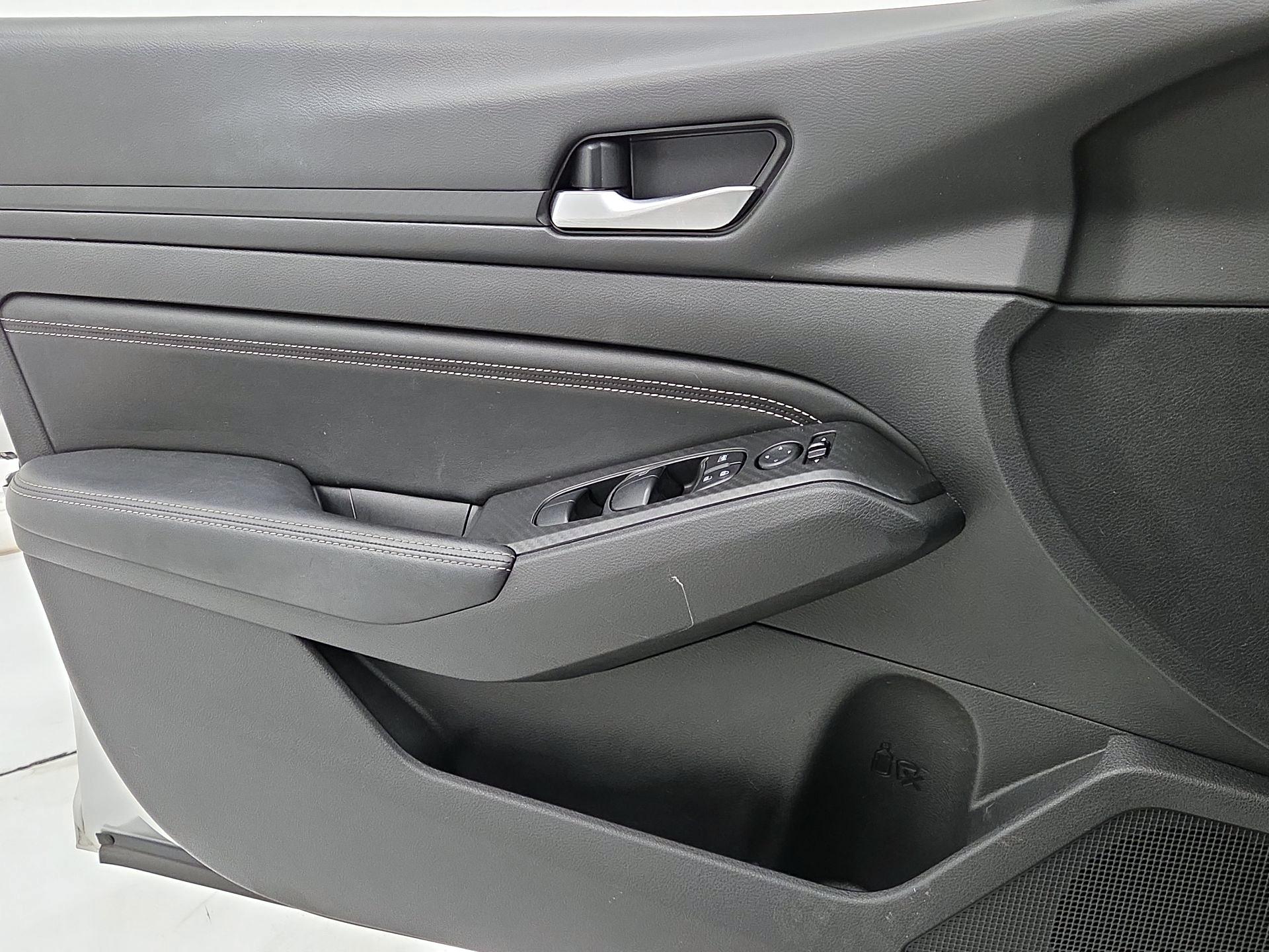 Thumbnail: 2019 Nissan Altima - 12