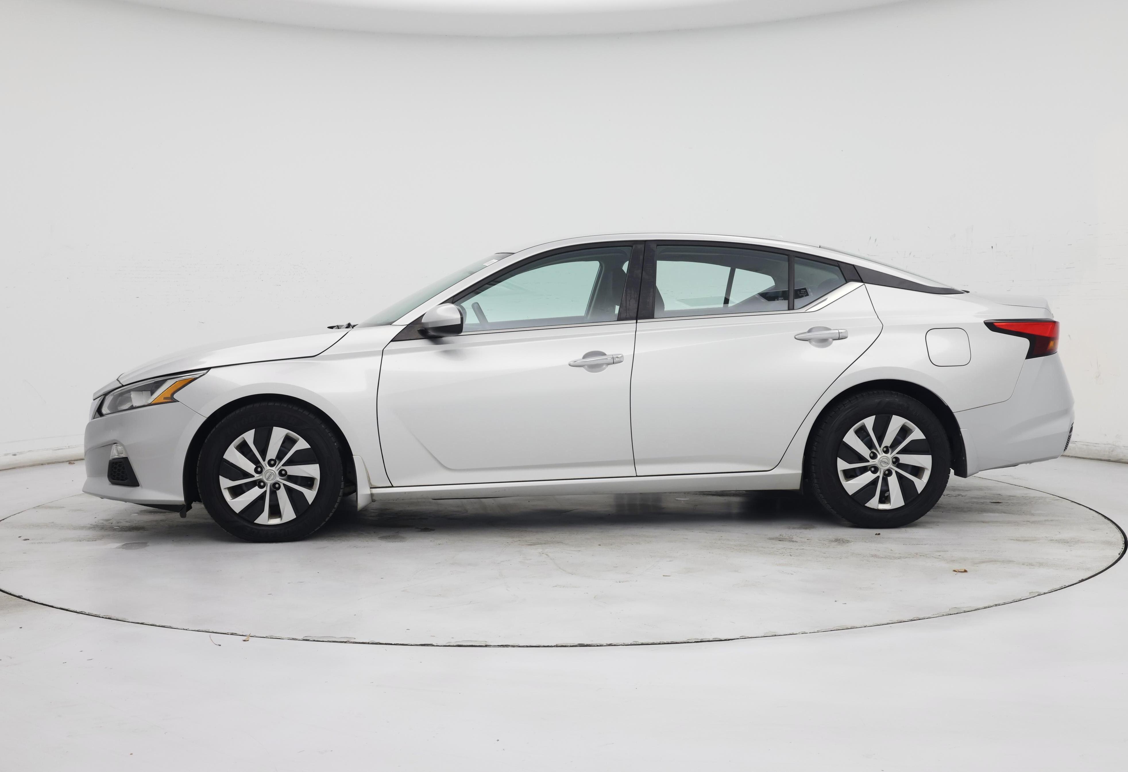 Thumbnail: 2019 Nissan Altima - 3