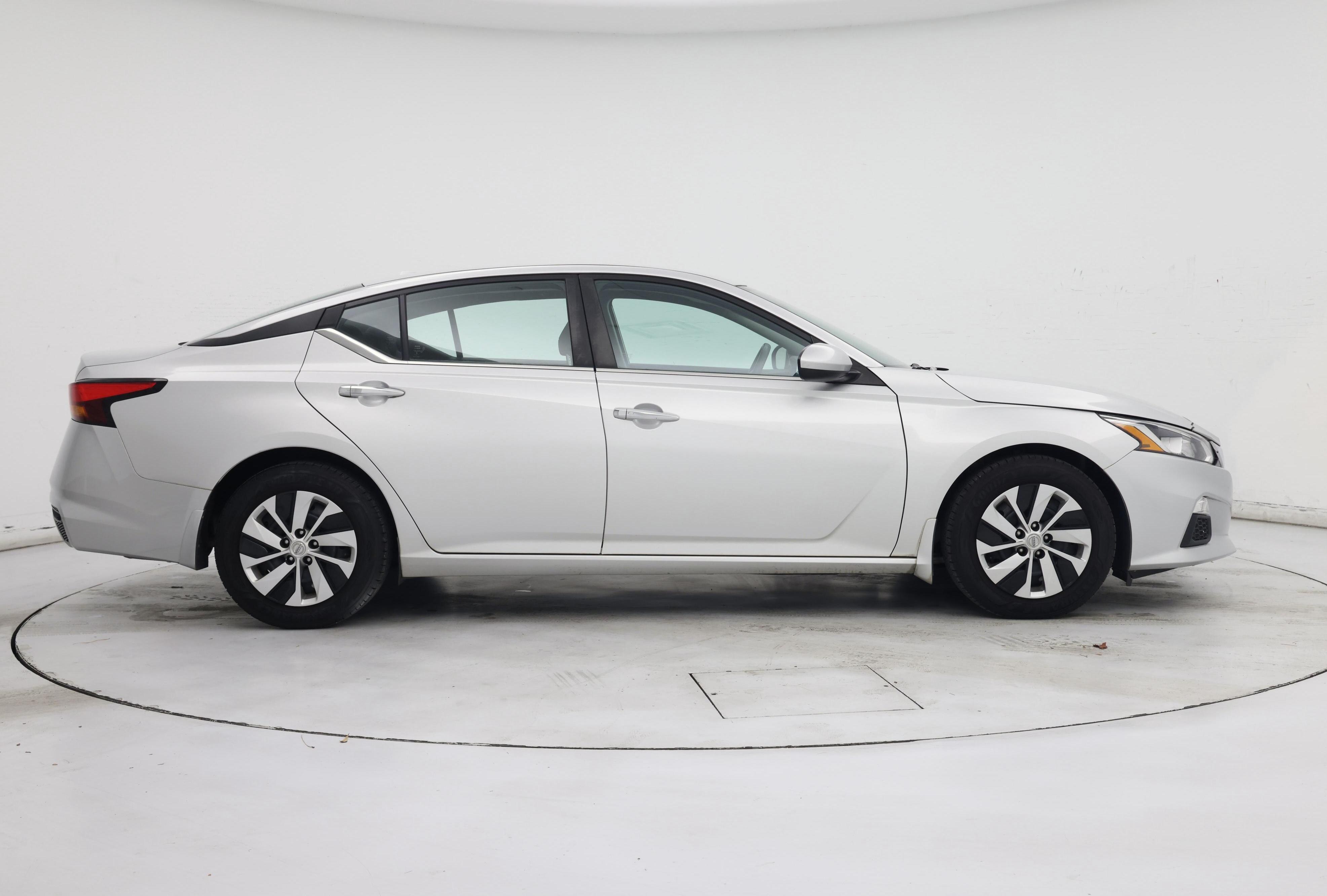 Thumbnail: 2019 Nissan Altima - 7