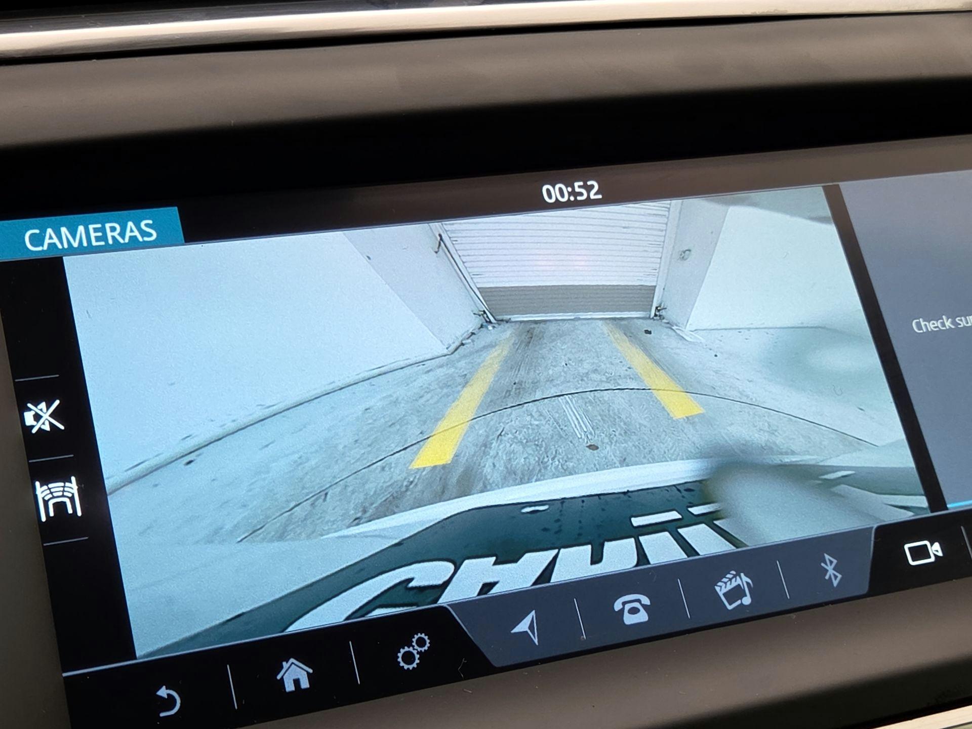 Thumbnail: 2019 Jaguar E-Pace - 15