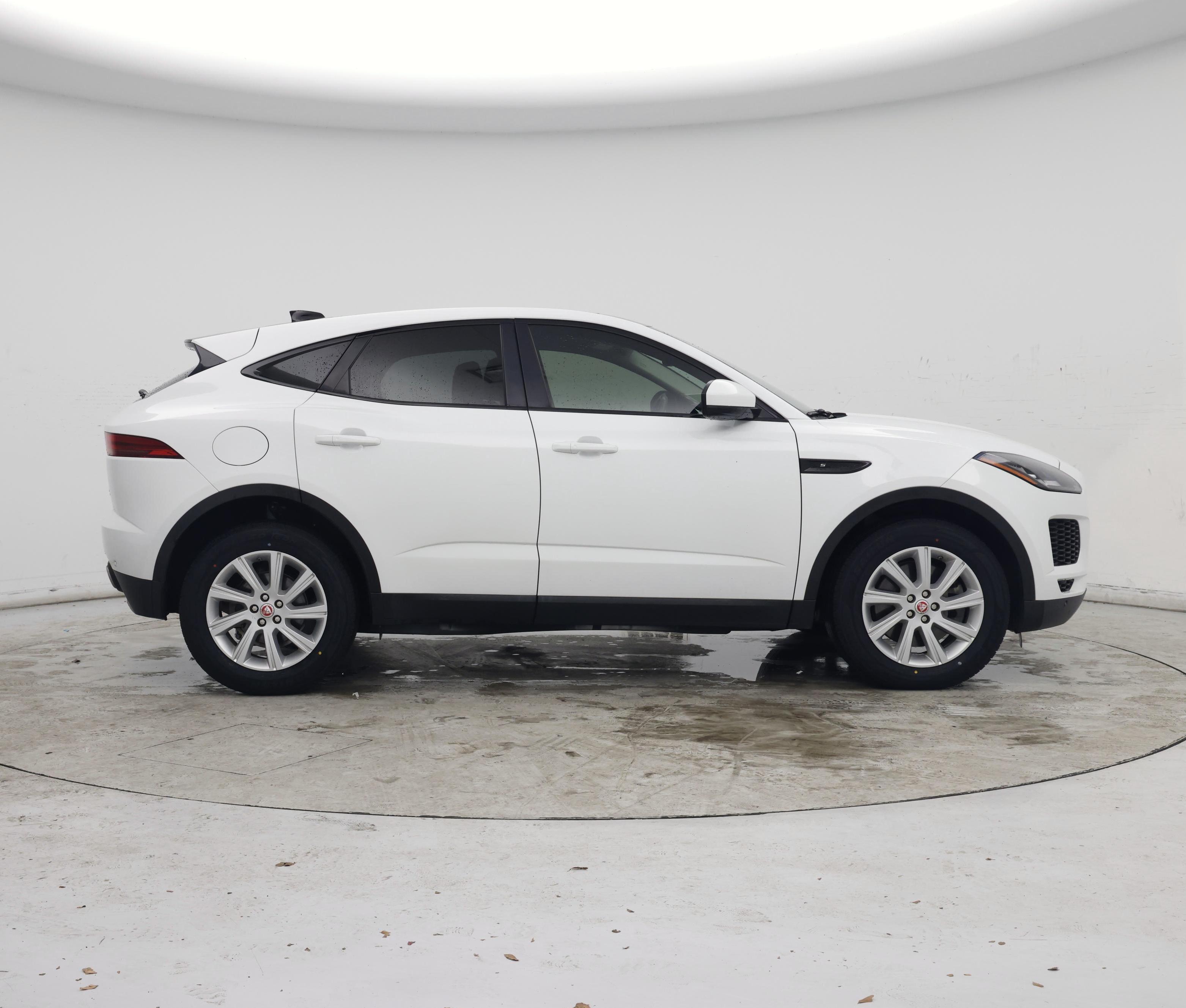 Thumbnail: 2019 Jaguar E-Pace - 7