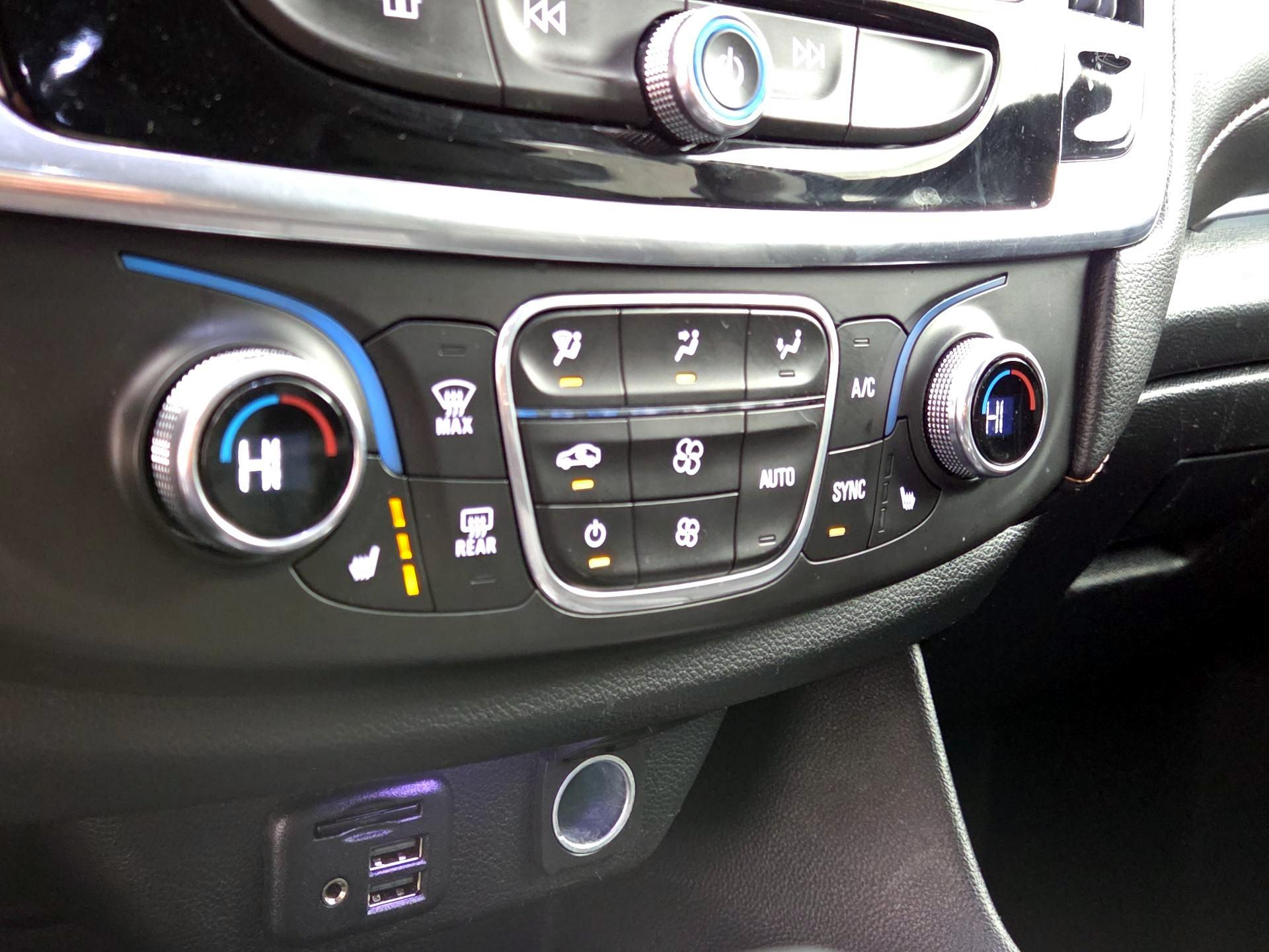 Thumbnail: 2020 Chevrolet Traverse - 17