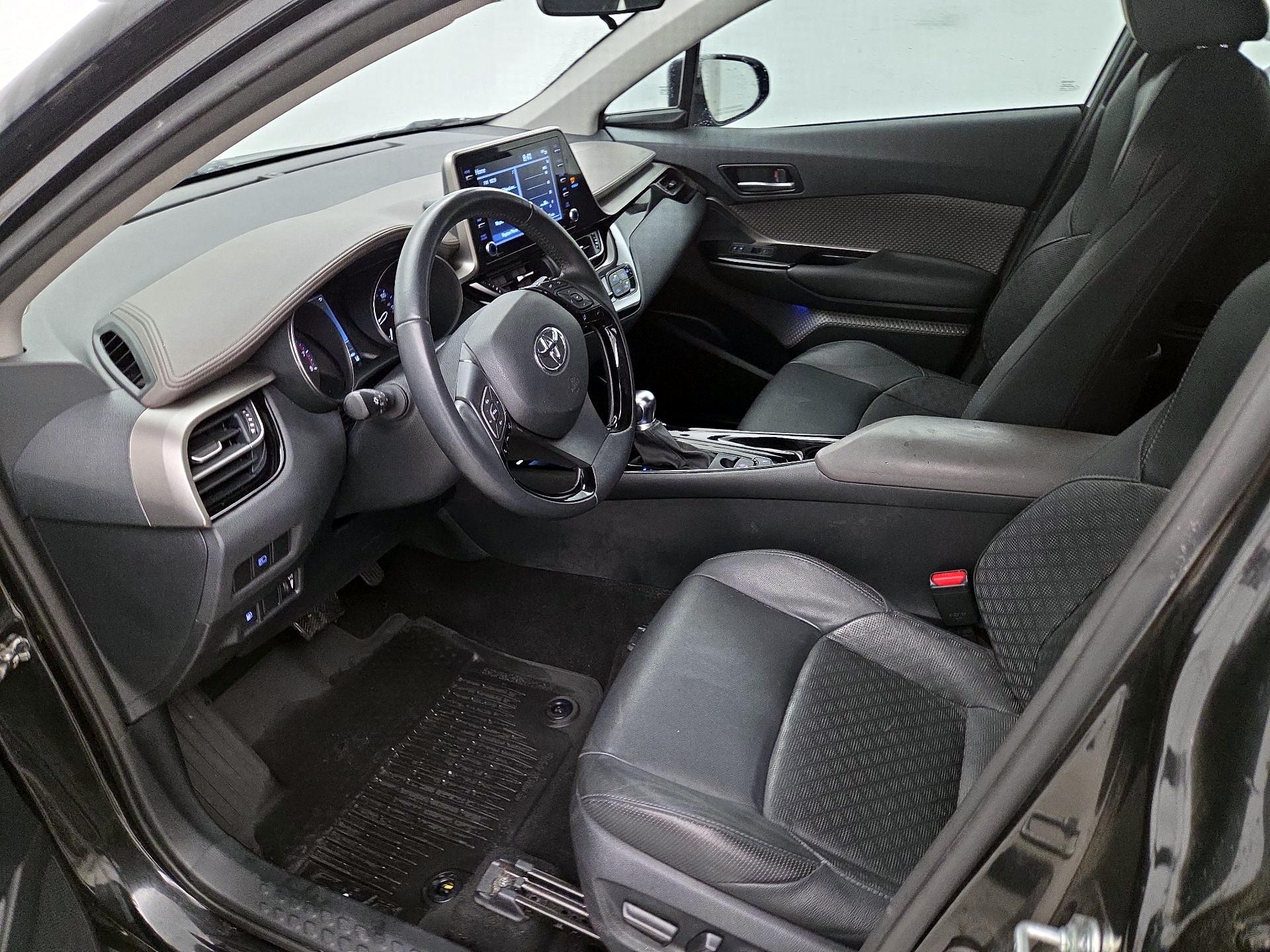 Thumbnail: 2022 Toyota C-HR - 11