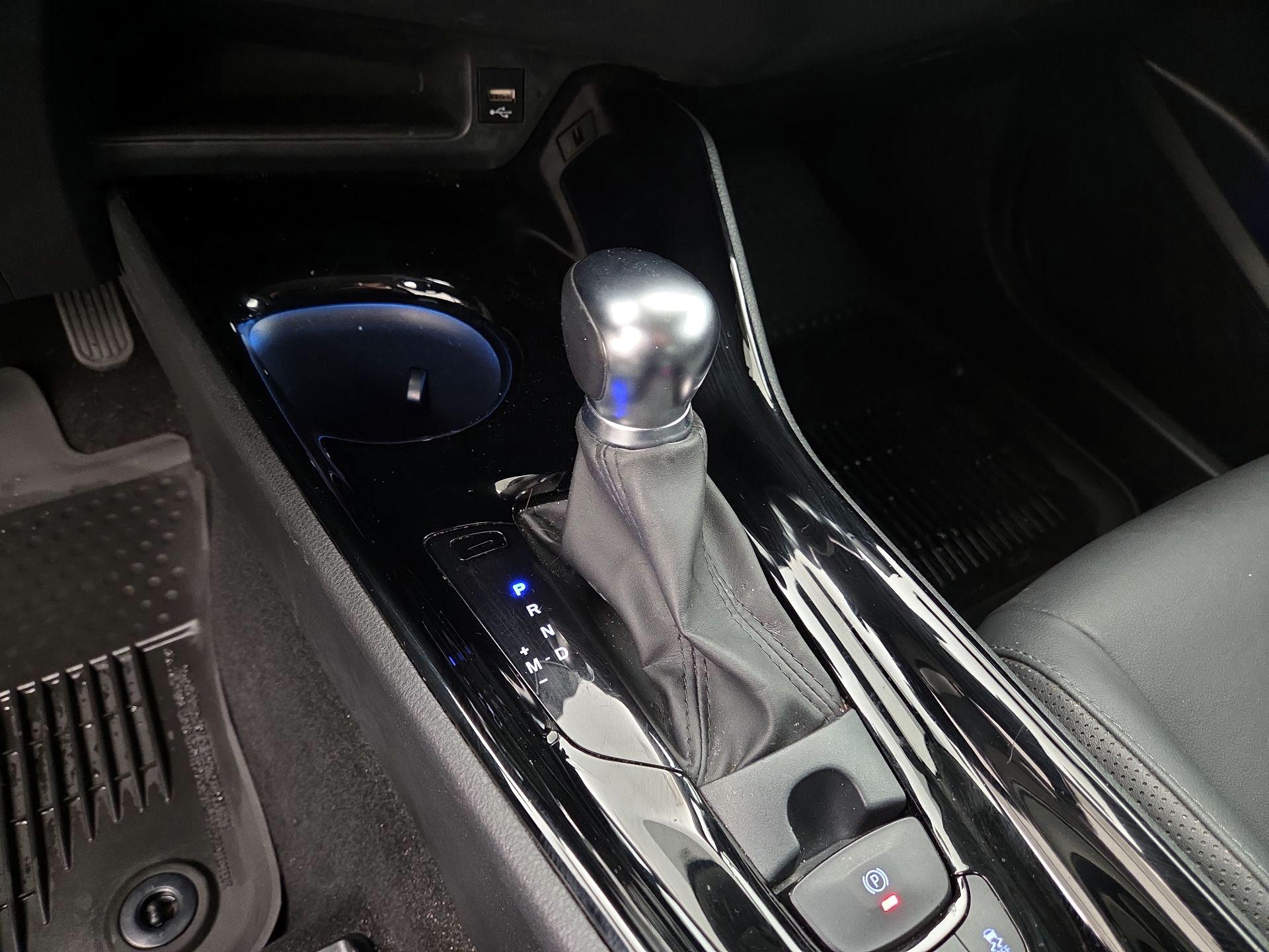 Thumbnail: 2022 Toyota C-HR - 16