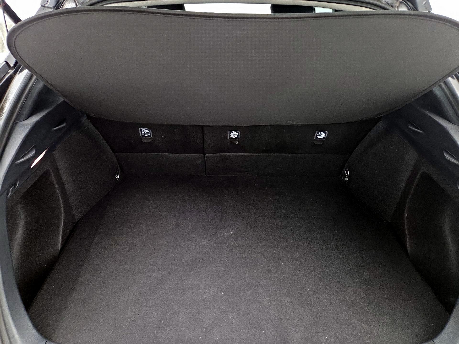 Thumbnail: 2022 Toyota C-HR - 19