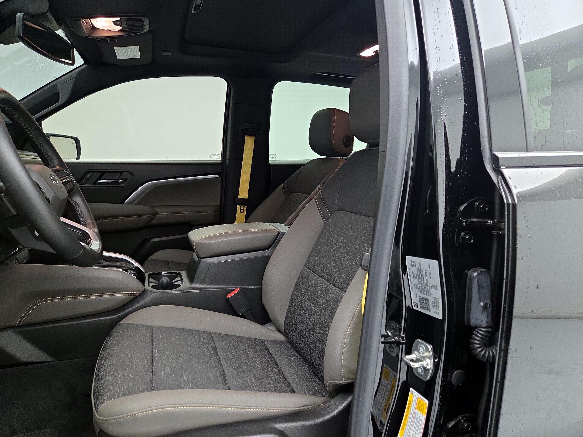 Thumbnail: 2024 Chevrolet Colorado - 11