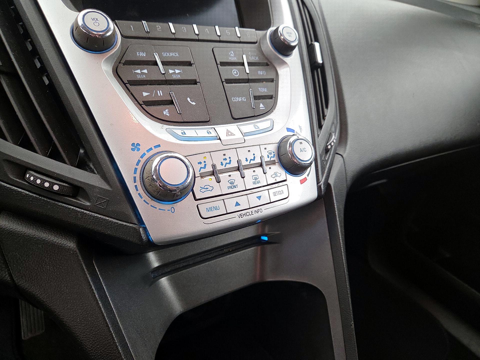 Thumbnail: 2015 Chevrolet Equinox - 15