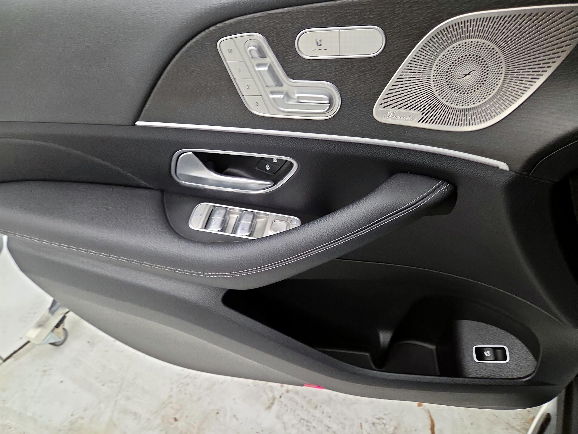 Thumbnail: 2023 Mercedes-Benz GLE - 12