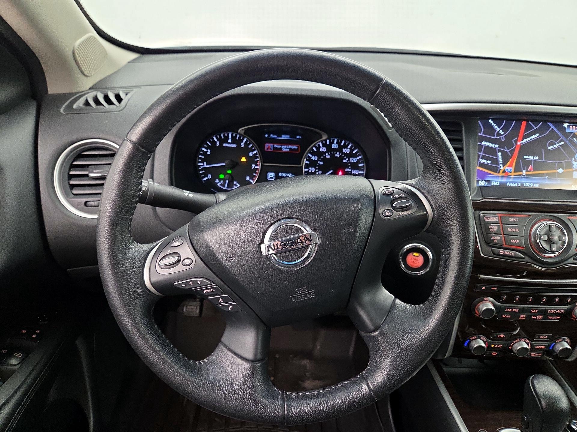 Thumbnail: 2014 Nissan Pathfinder - 10