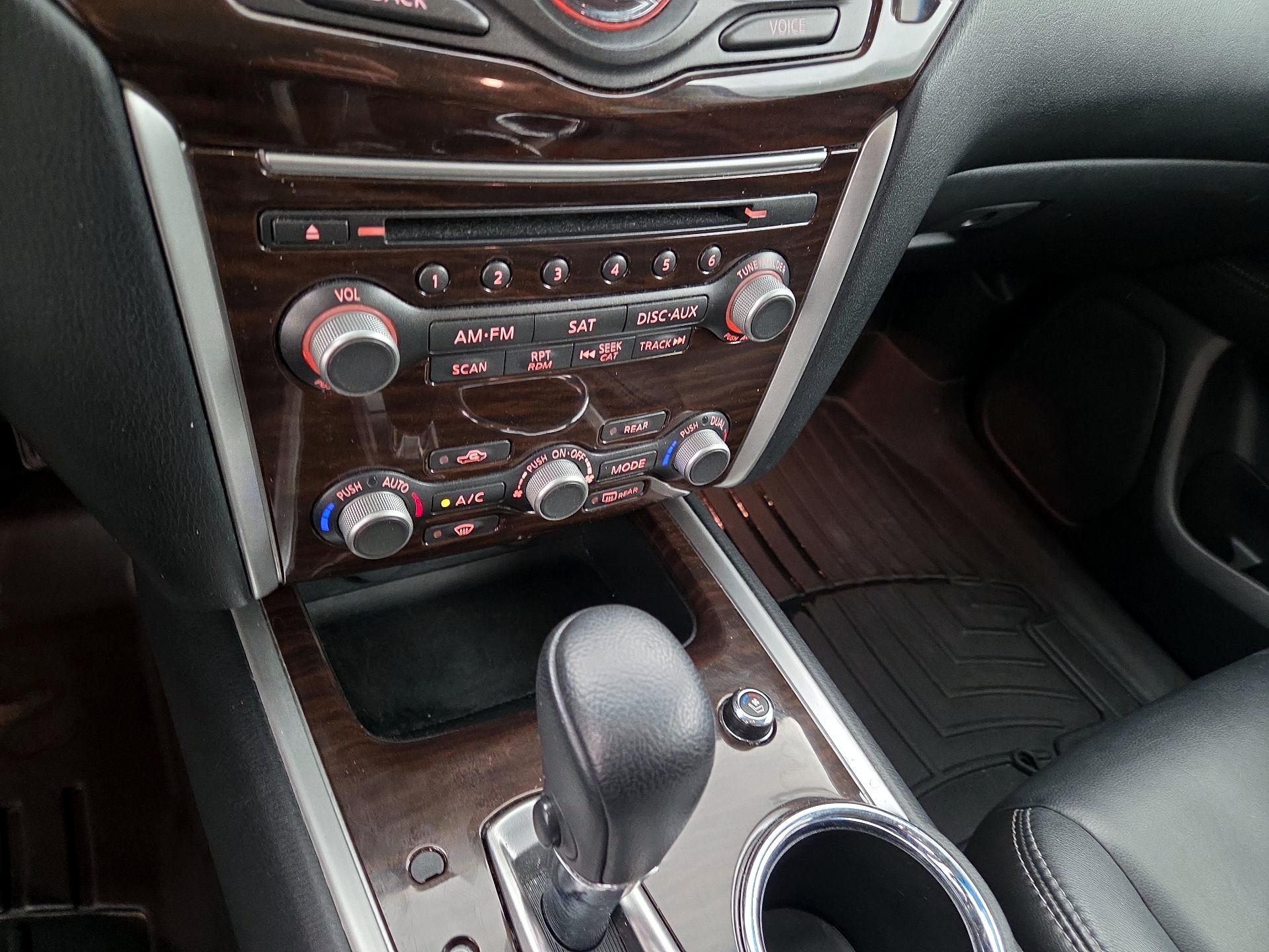 Thumbnail: 2014 Nissan Pathfinder - 17