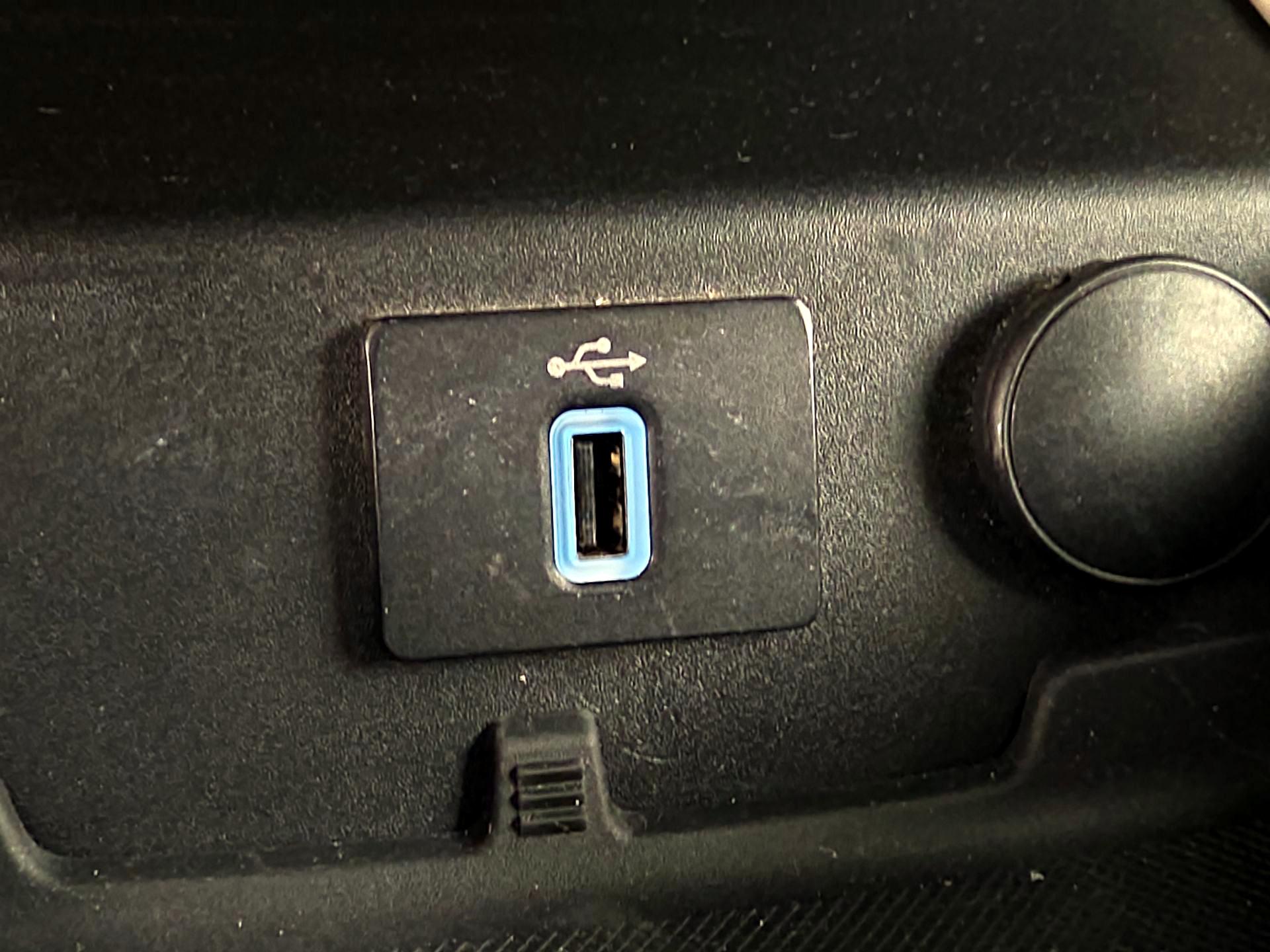 Thumbnail: 2017 Ford Fusion - 18