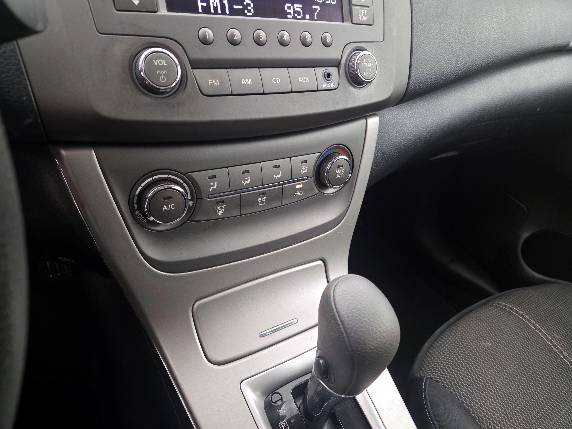 Thumbnail: 2014 Nissan Sentra - 15