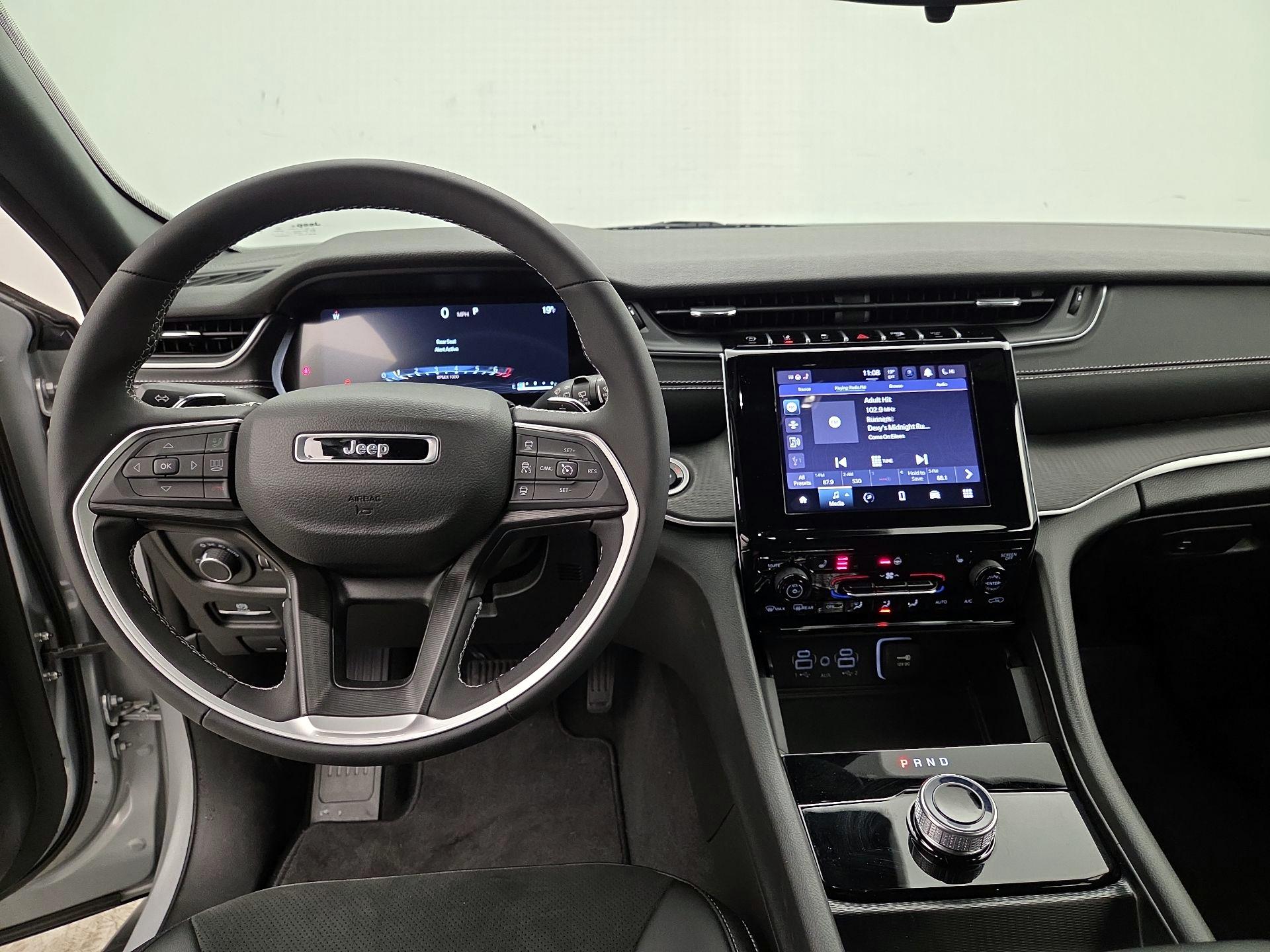 Thumbnail: 2023 Jeep Grand Cherokee - 9