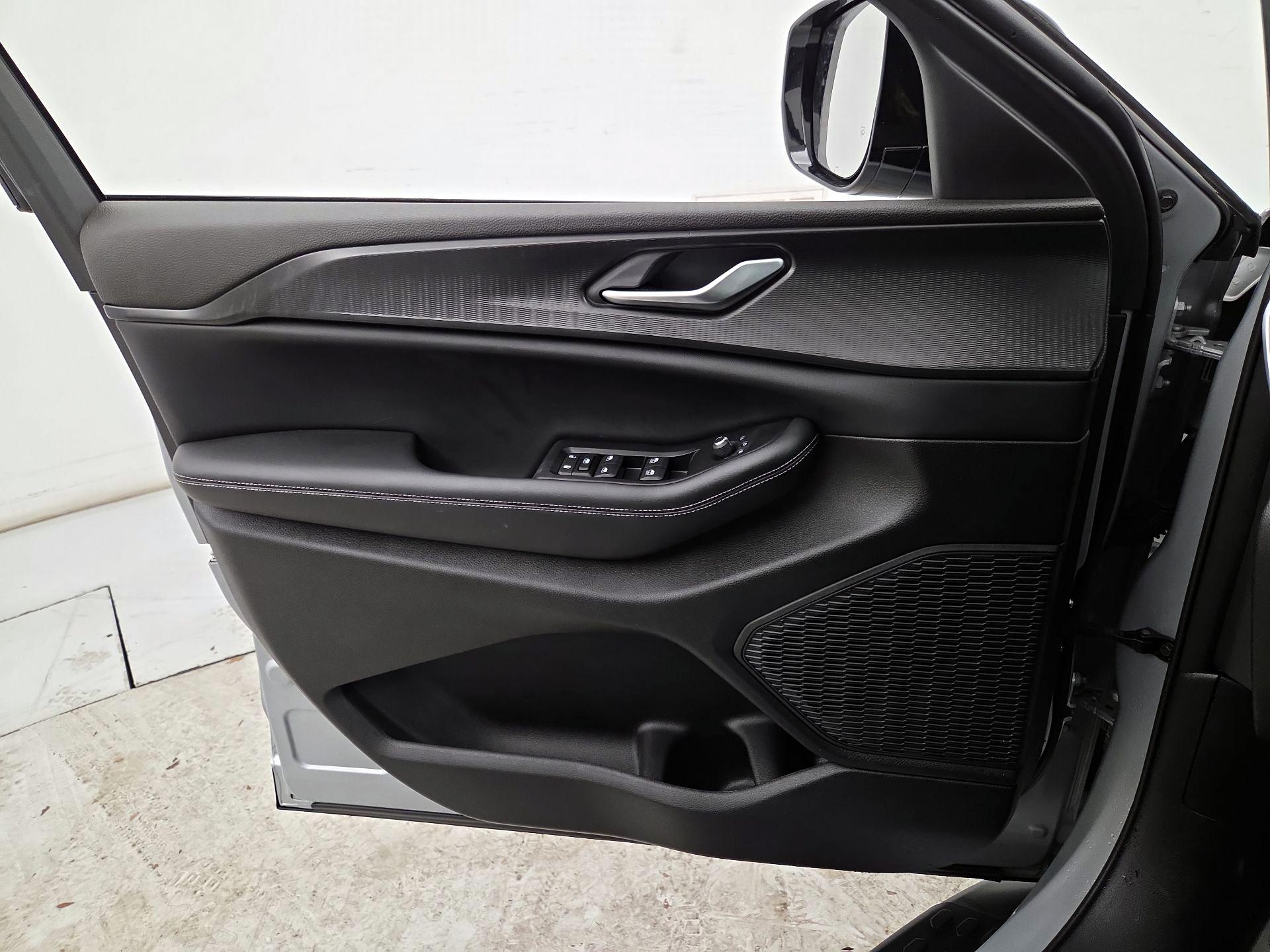 Thumbnail: 2023 Jeep Grand Cherokee - 12