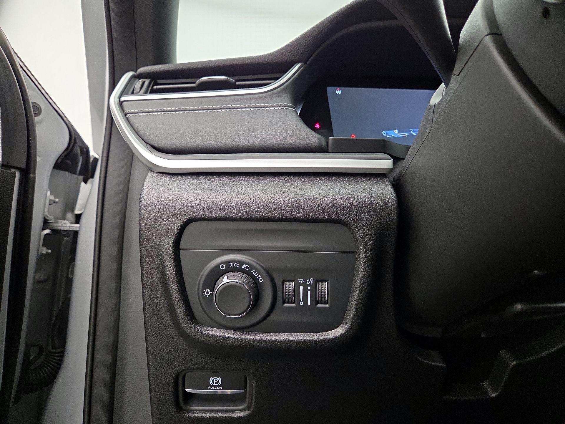 Thumbnail: 2023 Jeep Grand Cherokee - 13