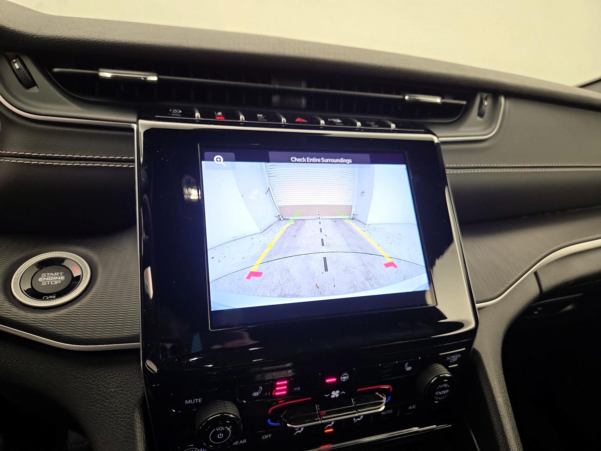 Thumbnail: 2023 Jeep Grand Cherokee - 14